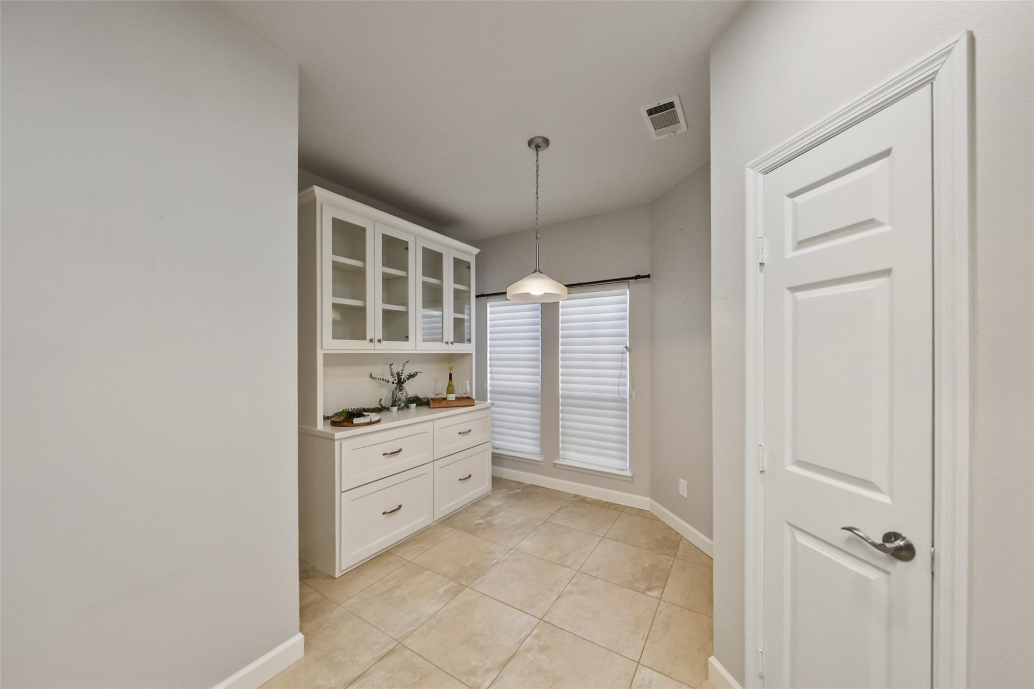 2351 Summit Way Property Photo 10