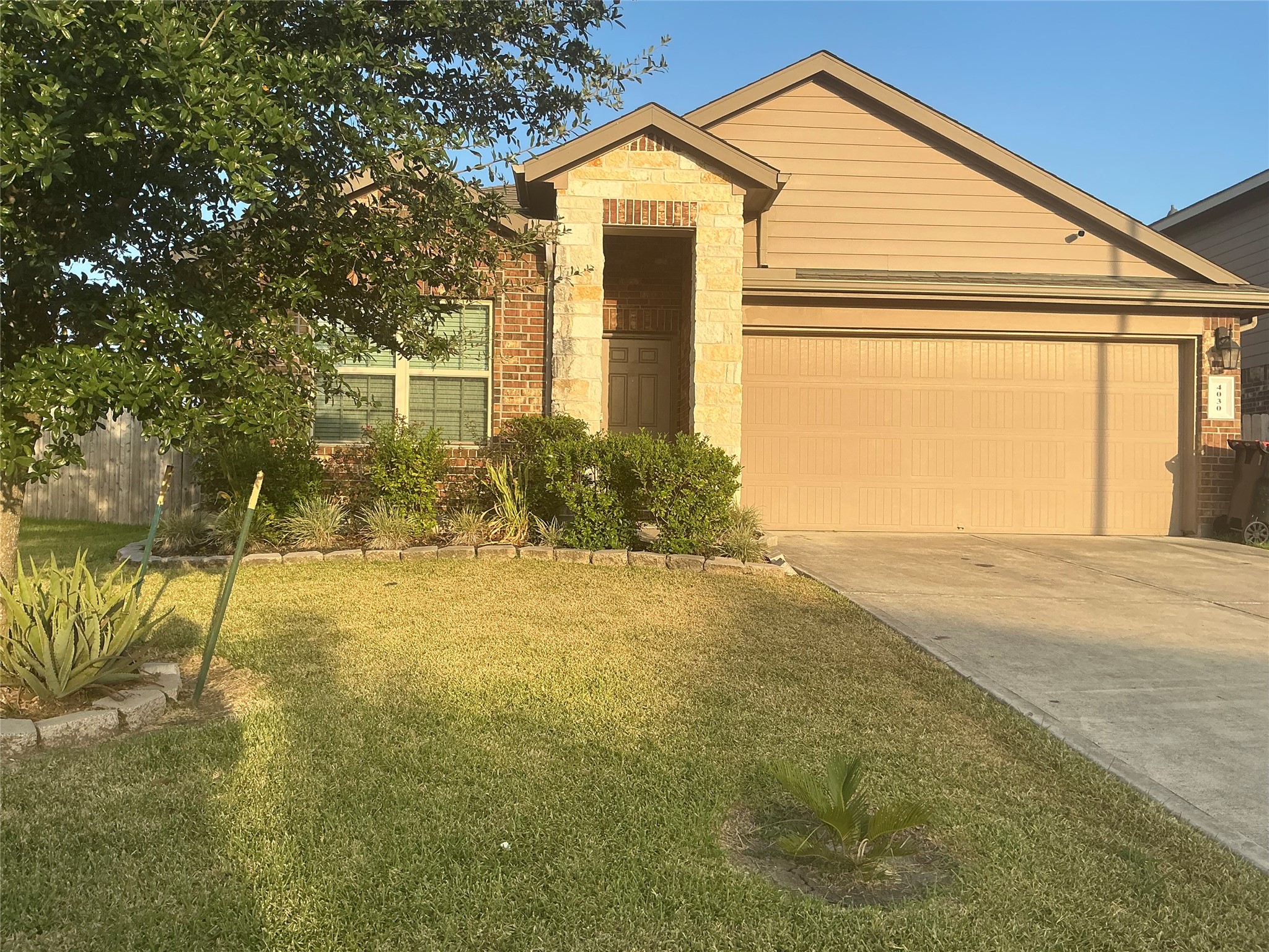 4030 Emperor Valley Lane Property Photo 1