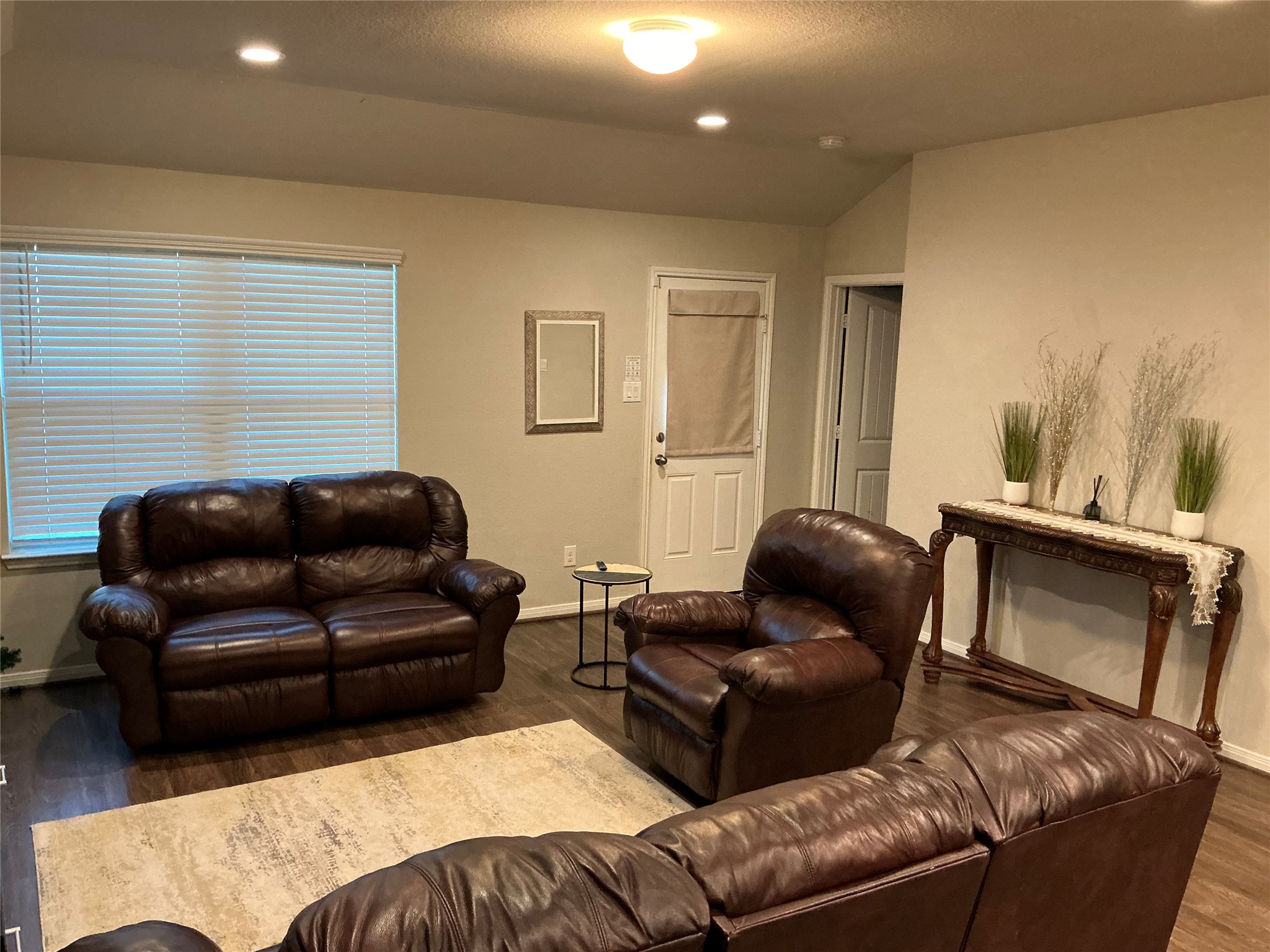 4030 Emperor Valley Lane Property Photo 9