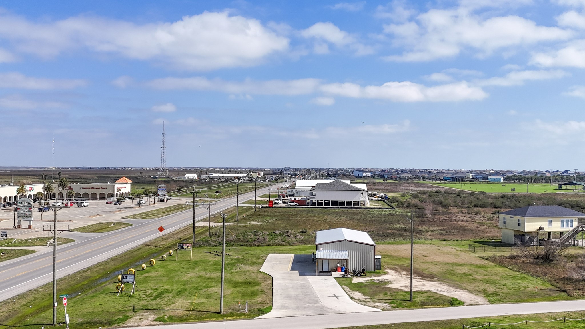 2206 Hwy 87 Property Photo 2