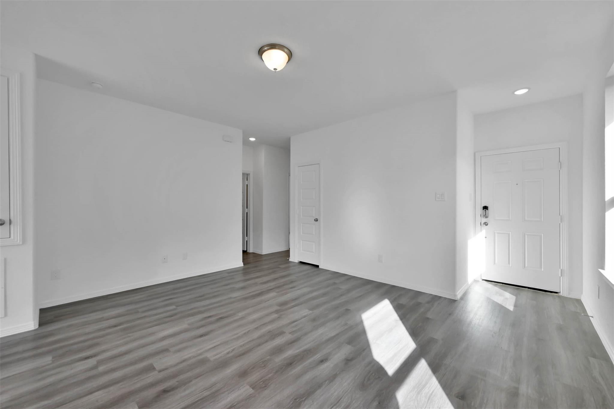 16592 Moss Ln Property Photo 5