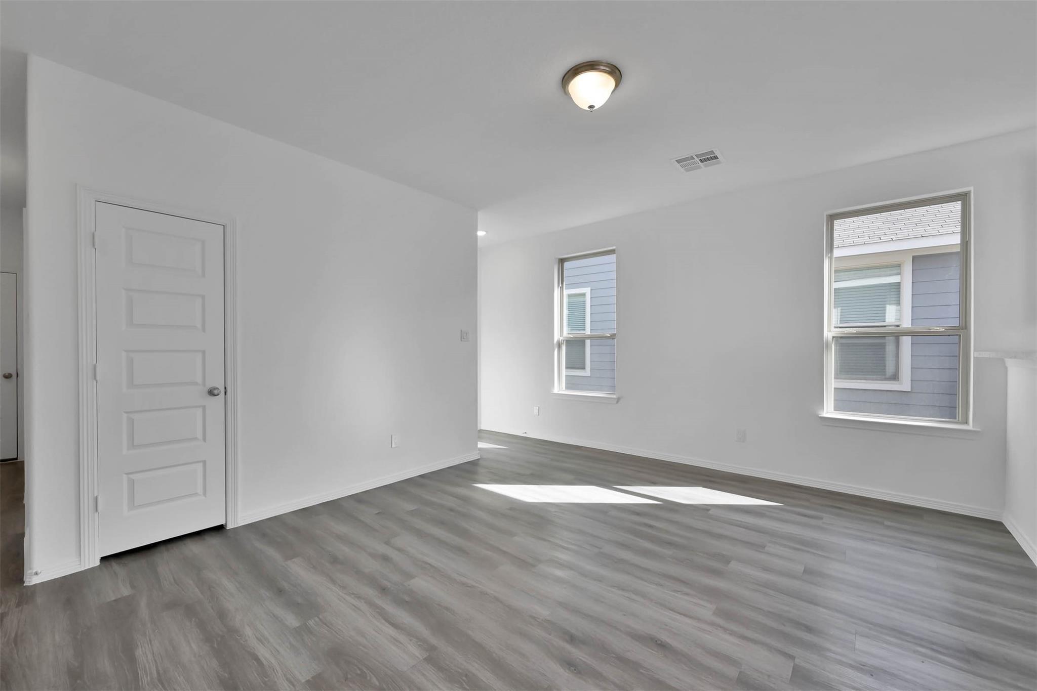 16592 Moss Ln Property Photo 6