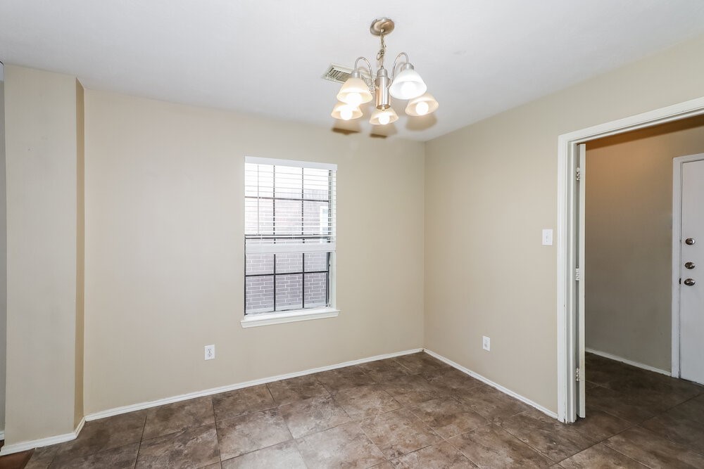 6618 Sutton Meadows Drive Property Photo 6