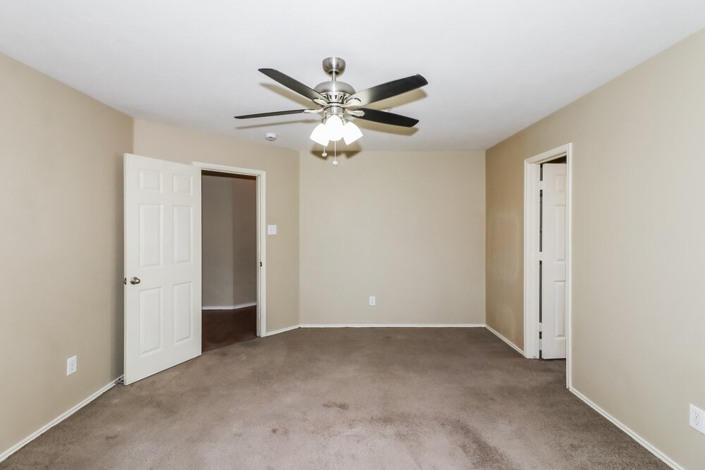 6618 Sutton Meadows Drive Property Photo 10