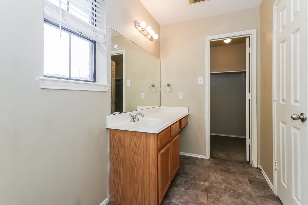 6618 Sutton Meadows Drive Property Photo 11