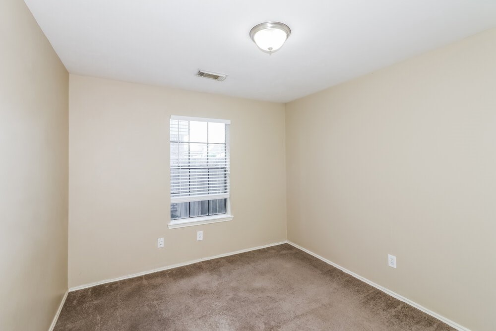 6618 Sutton Meadows Drive Property Photo 13