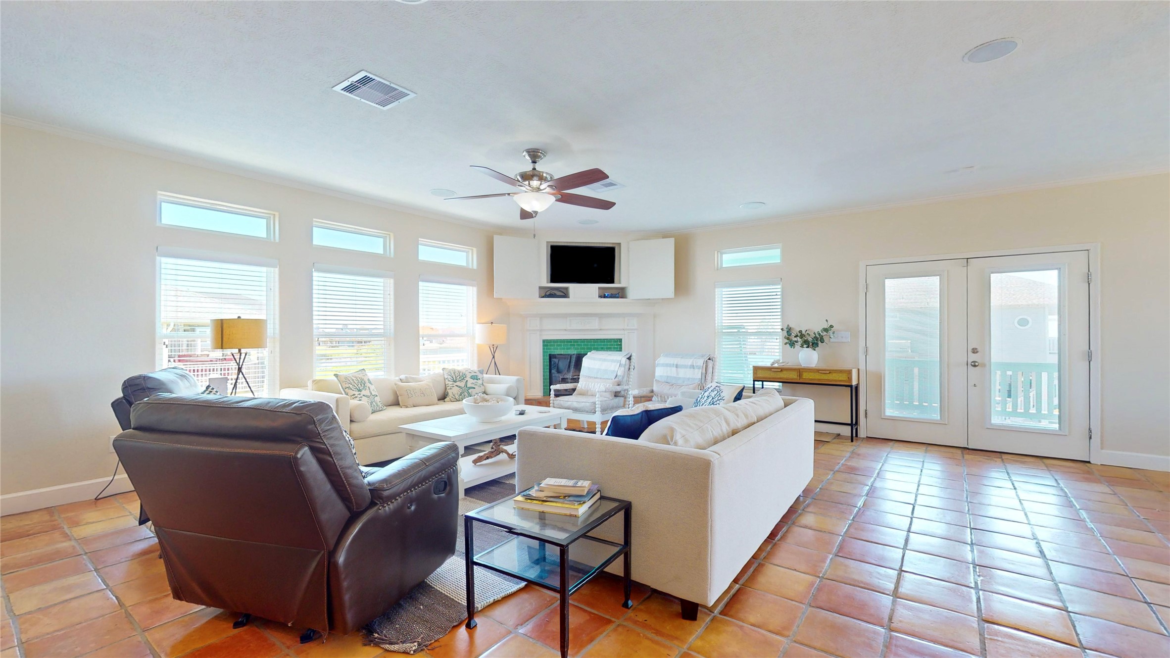 942 Kent Property Photo 23