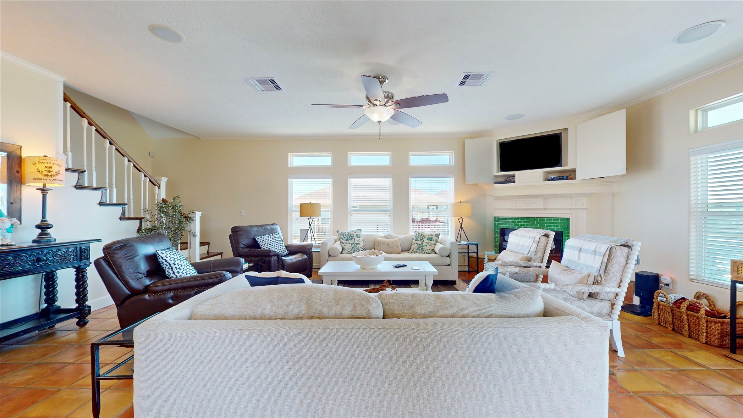 942 Kent Property Photo 27