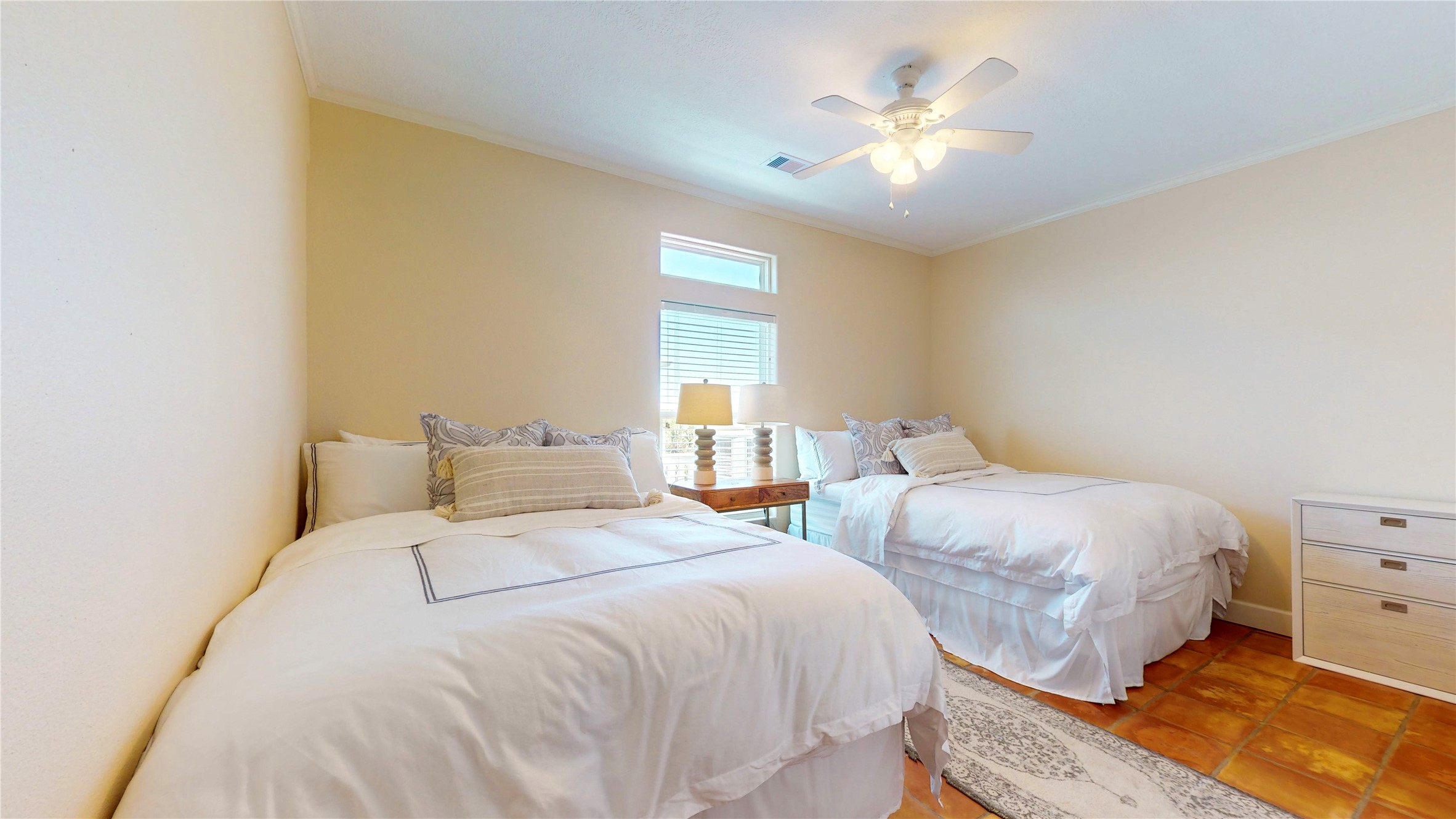 942 Kent Property Photo 32