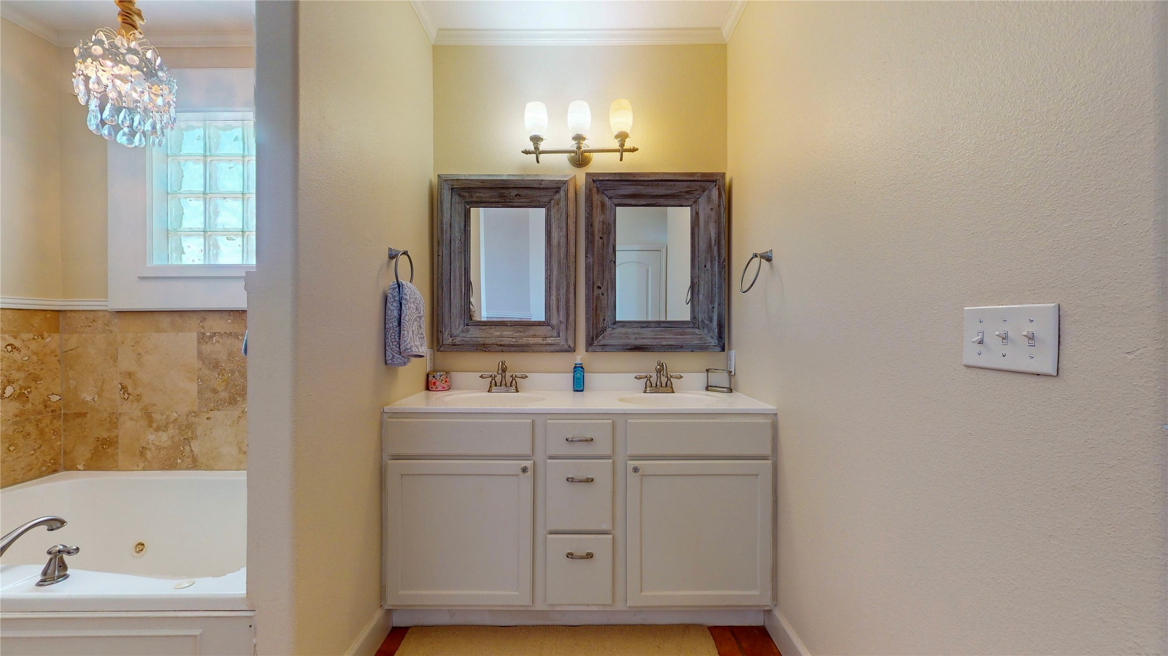 942 Kent Property Photo 36