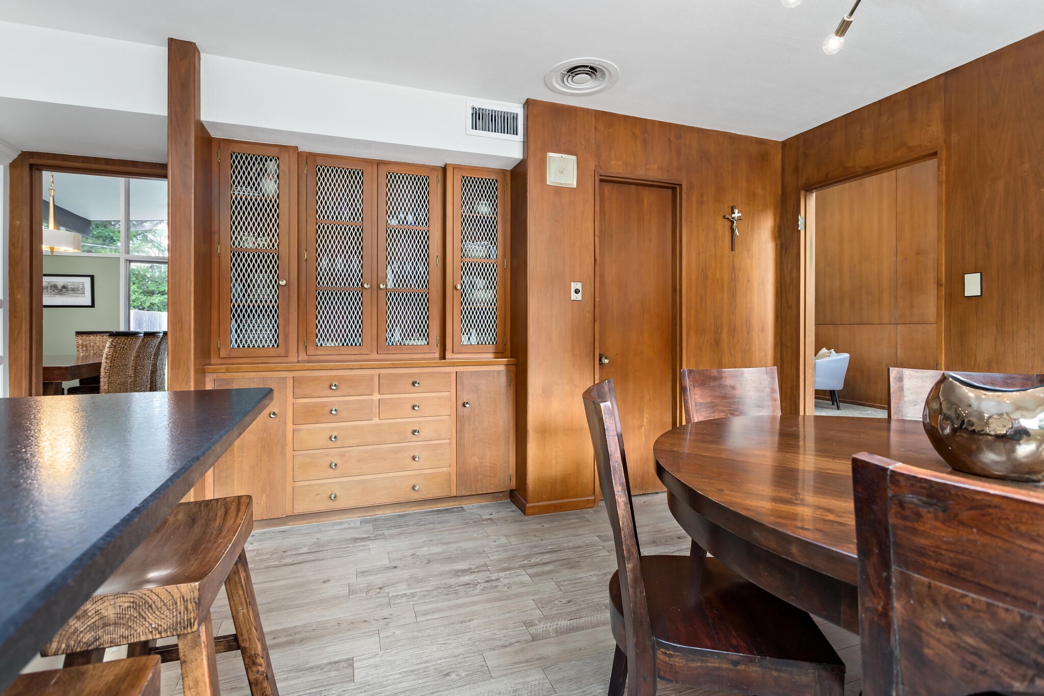 1240 Oakcrest Circle Property Photo 8