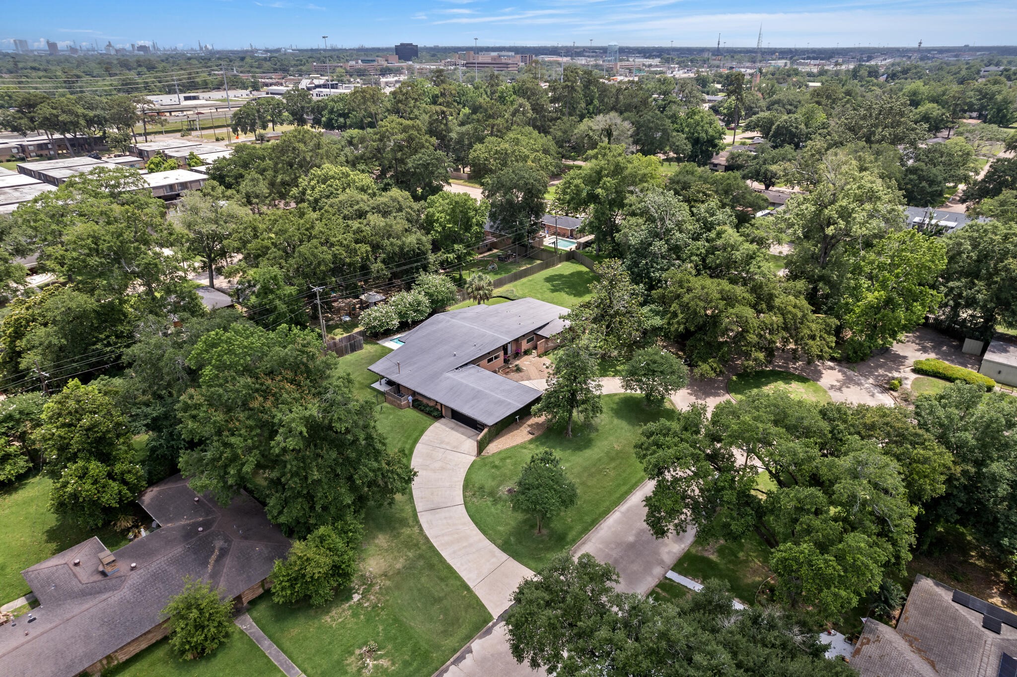 1240 Oakcrest Circle Property Photo 34