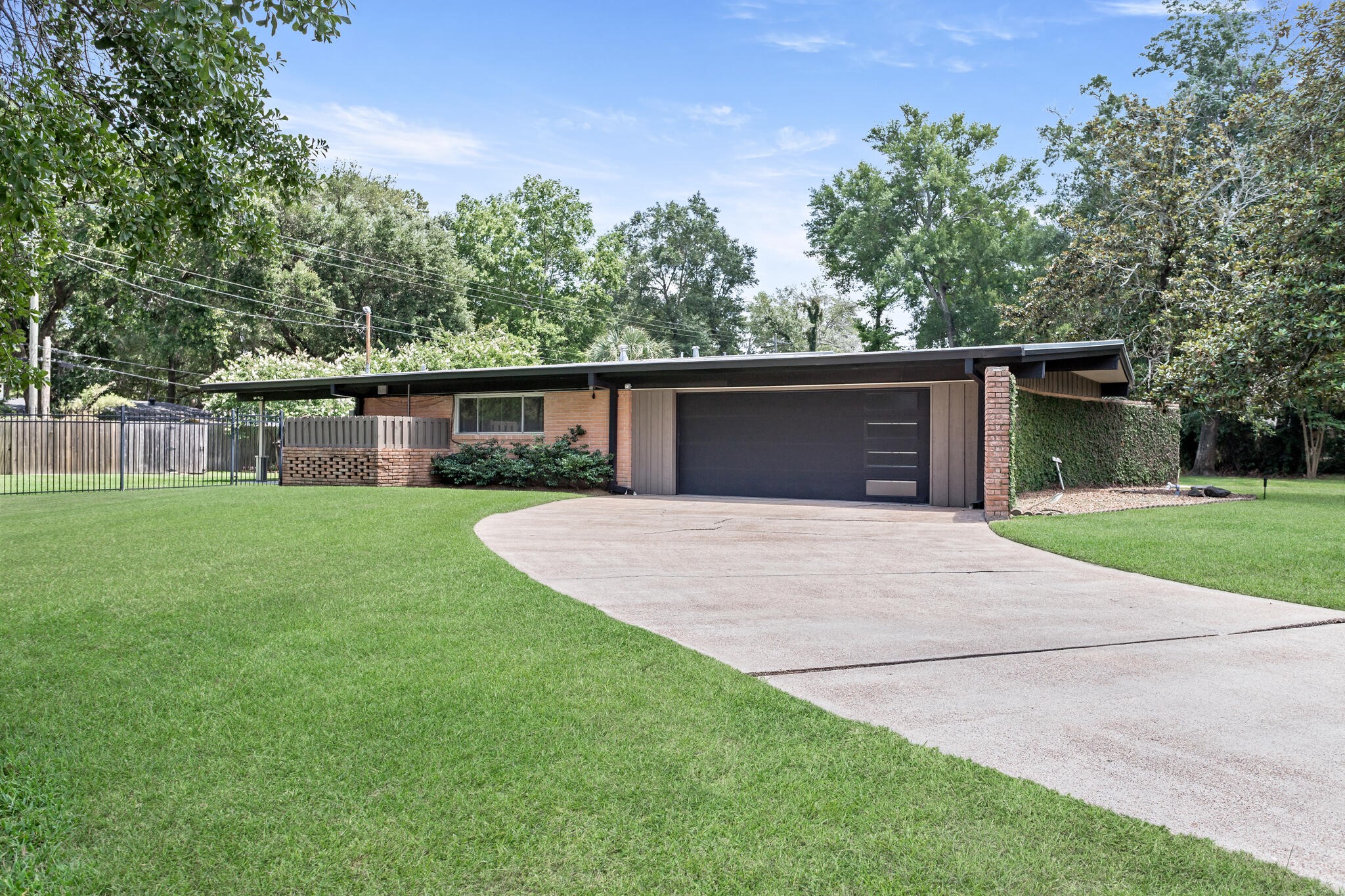 1240 Oakcrest Circle Property Photo 41