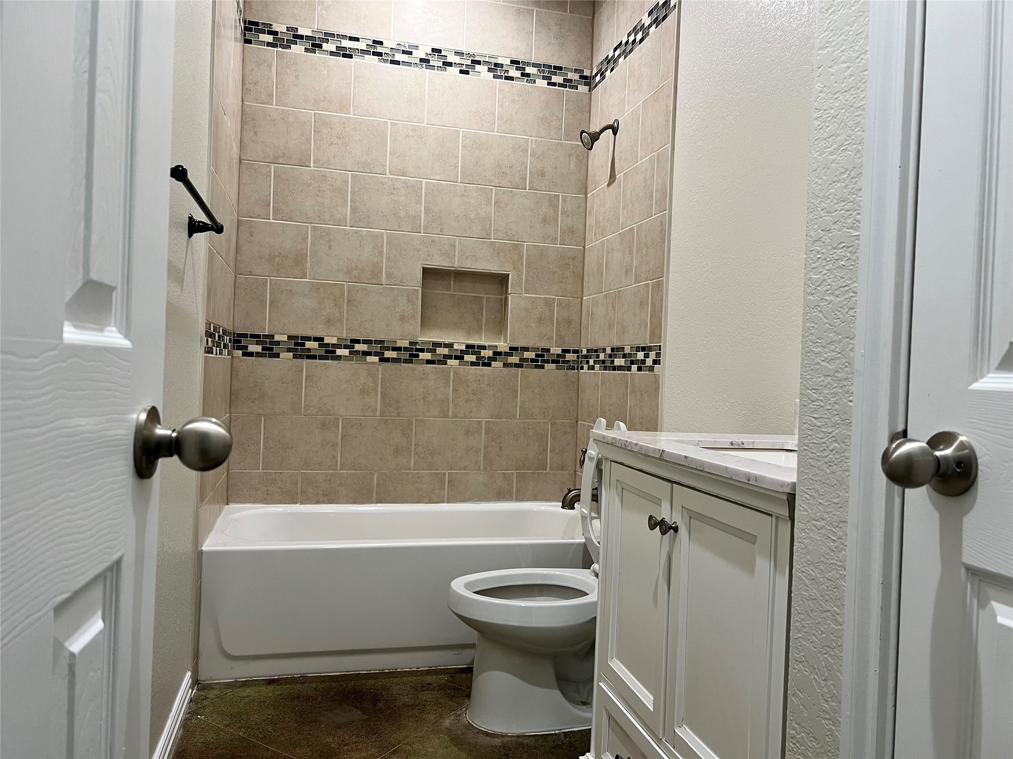 13354 Knollcrest Street Property Photo 6