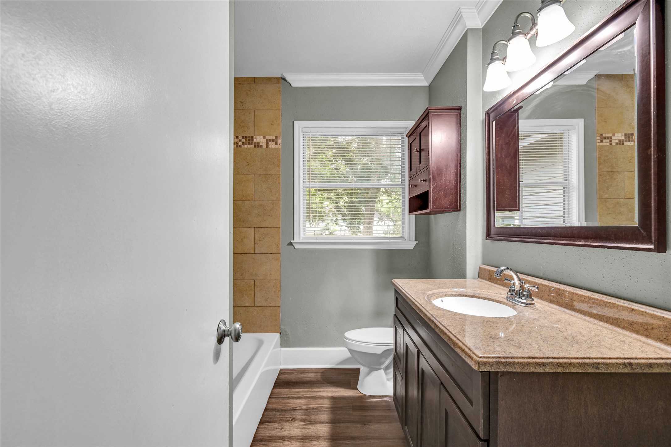 1100 Meadowlane Street Property Photo 7