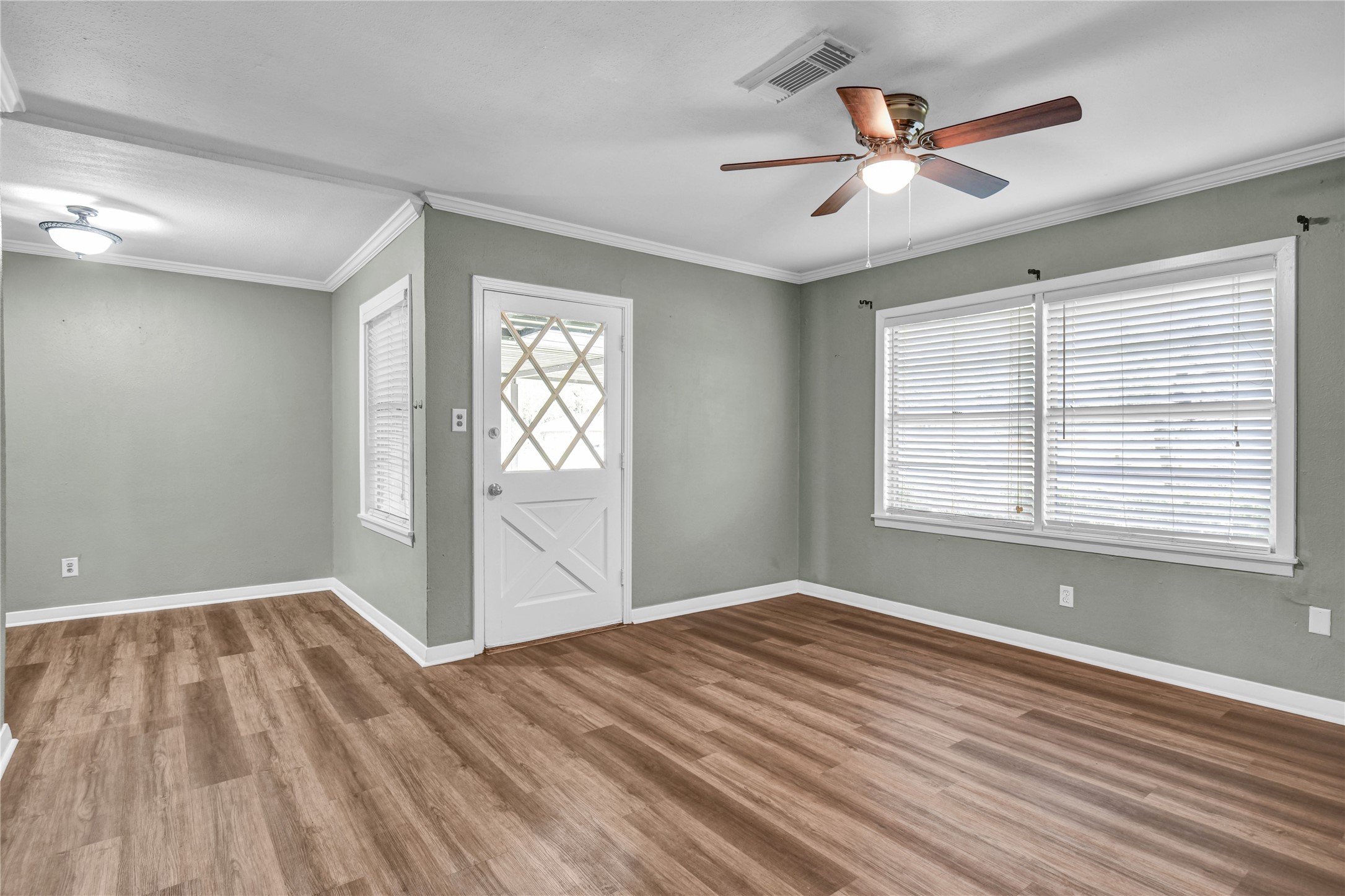 1100 Meadowlane Street Property Photo 13