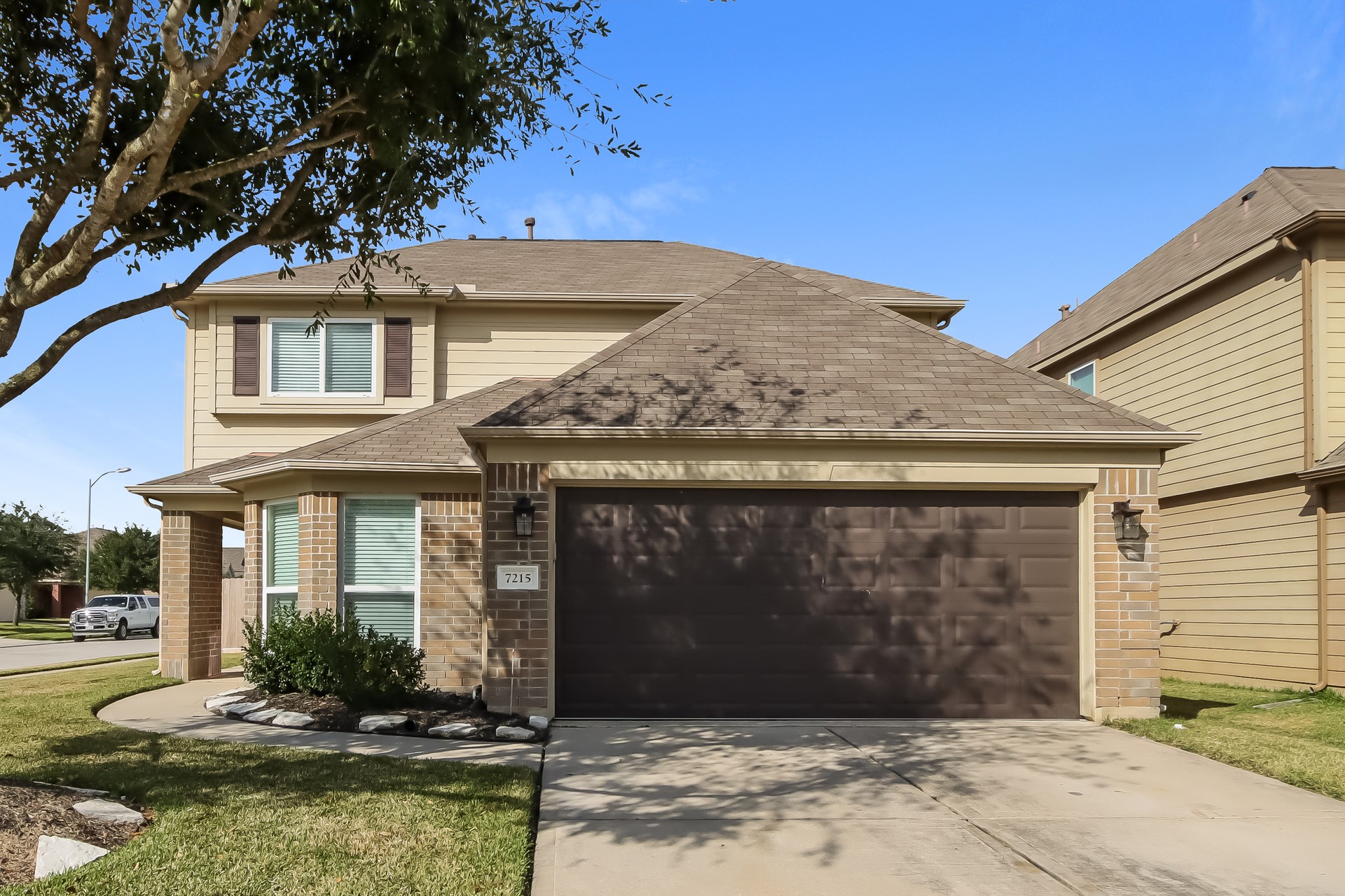 7215 Fox Scene Drive Property Photo 1