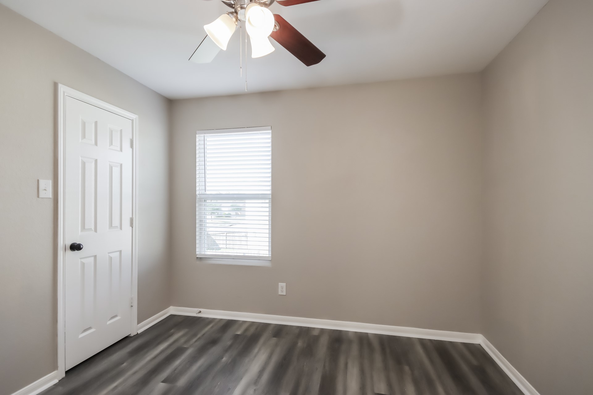 7215 Fox Scene Drive Property Photo 13