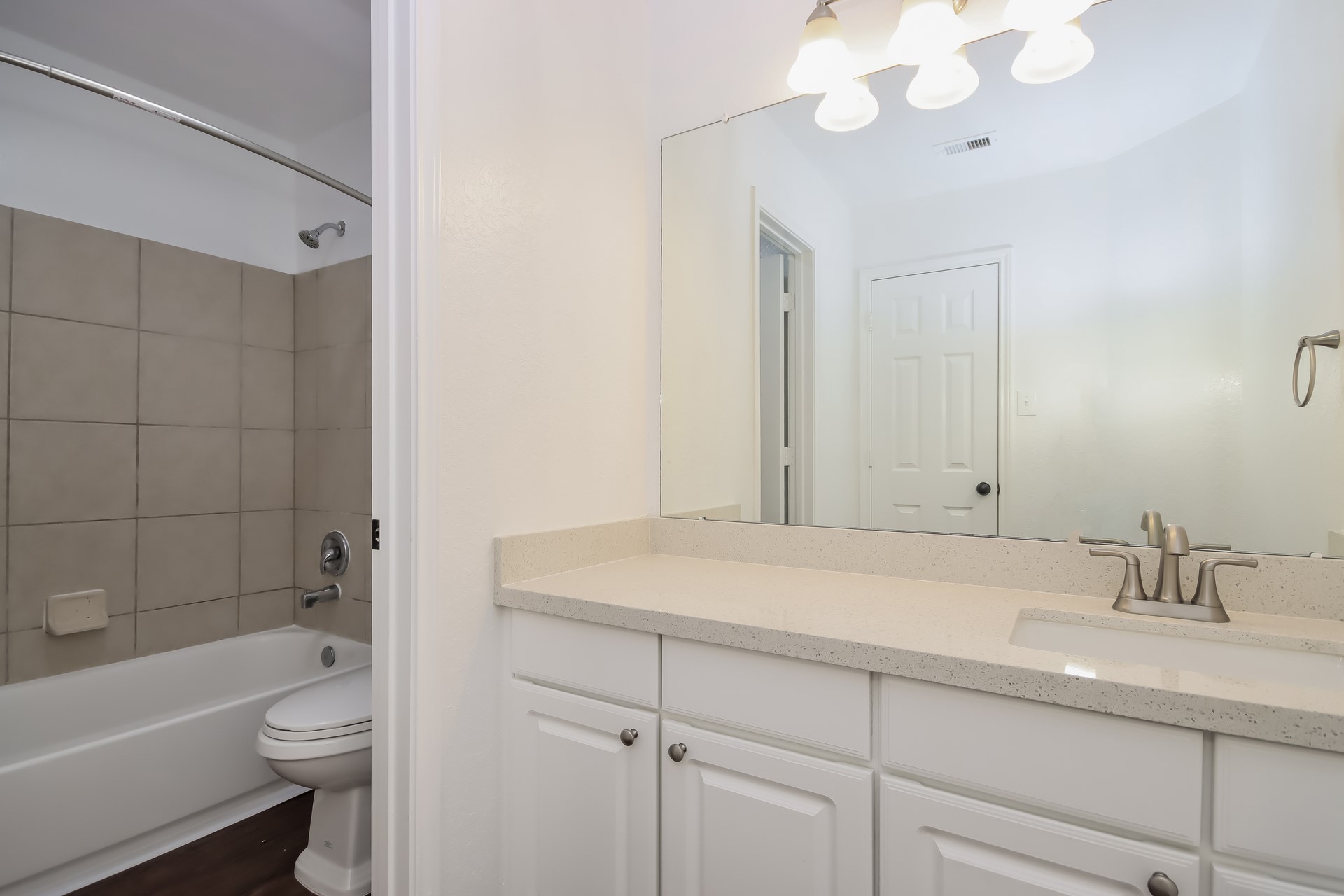 7215 Fox Scene Drive Property Photo 16