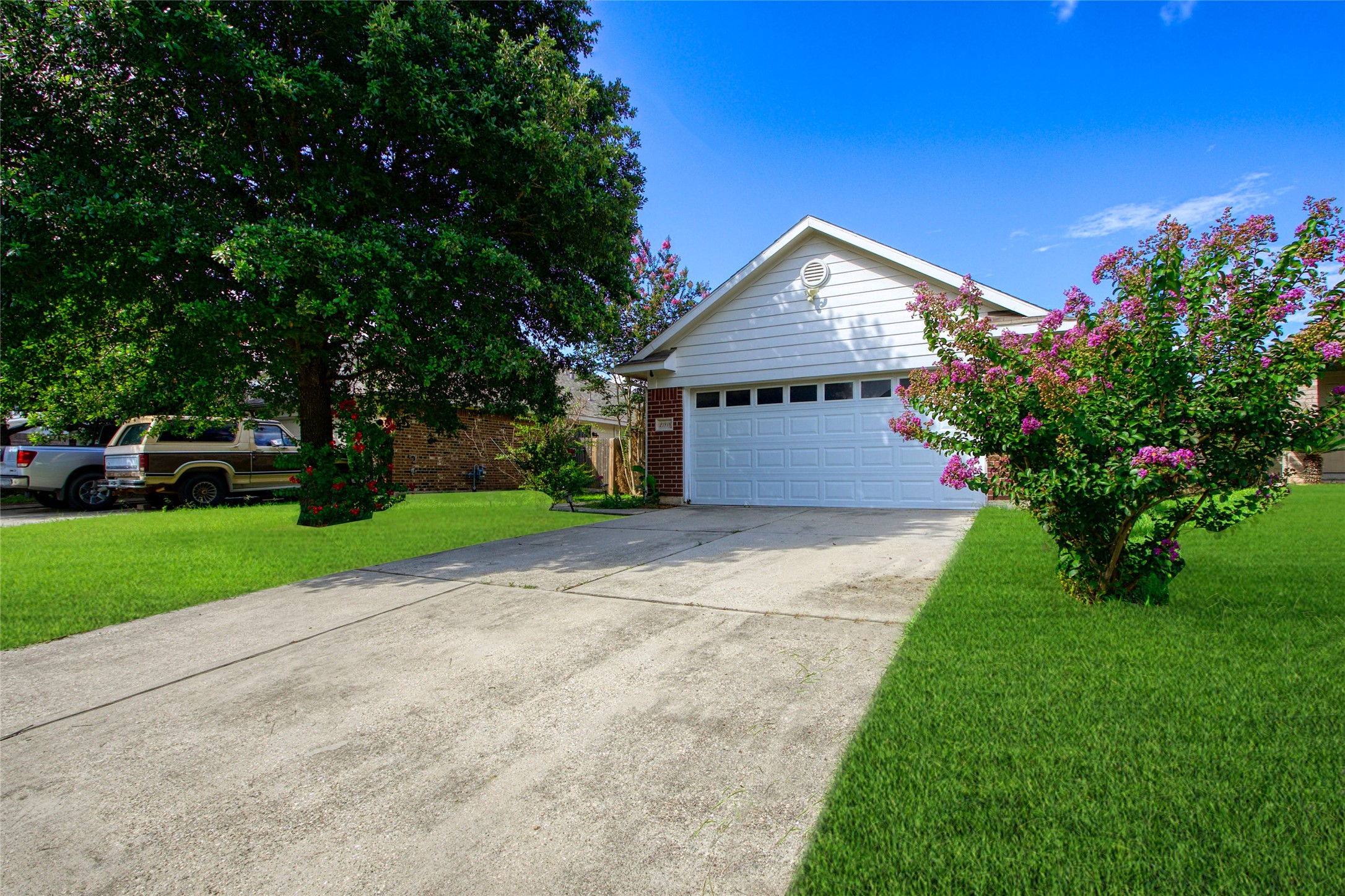 21818 Paril Creek Drive Property Photo 2