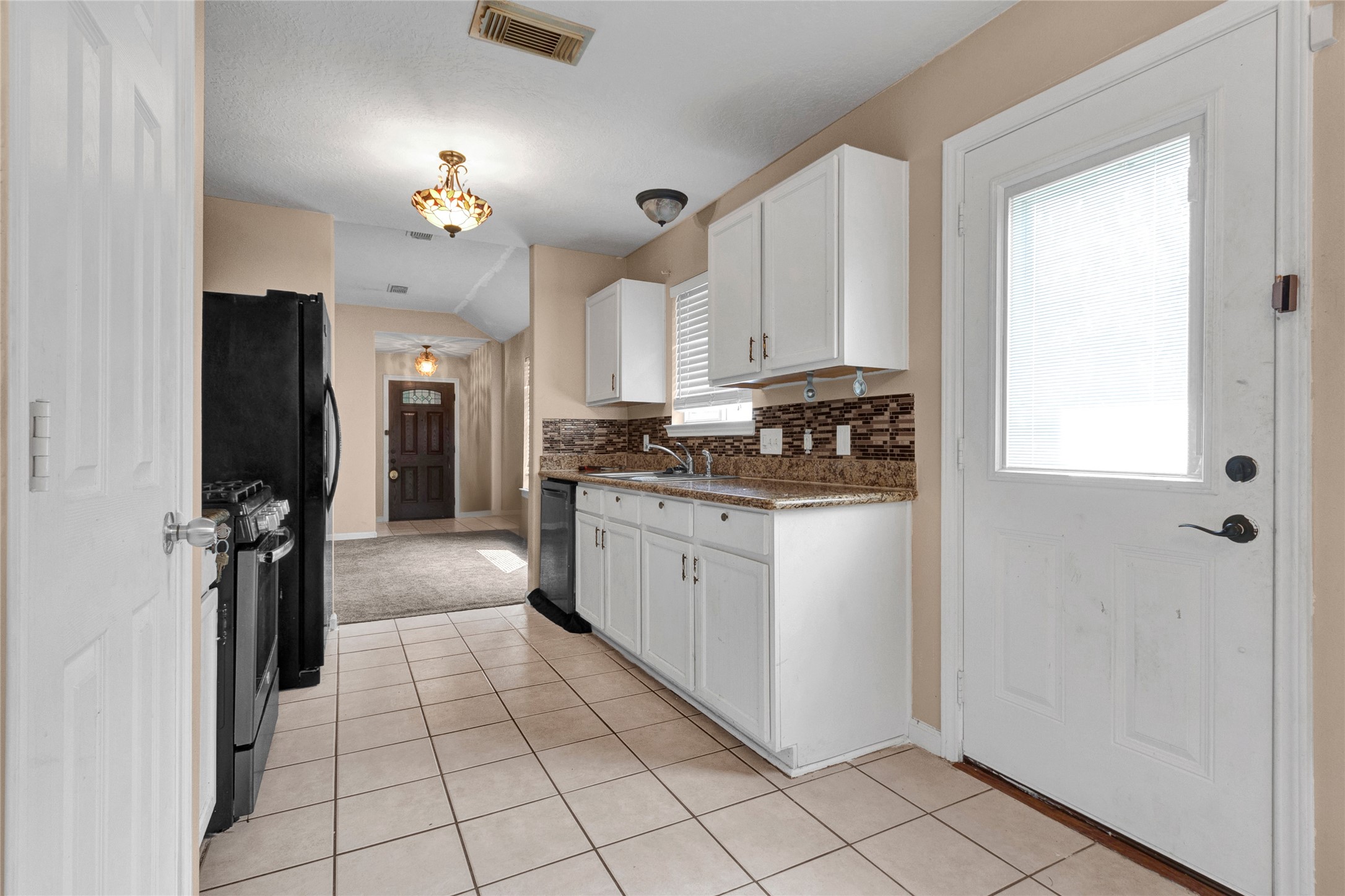 21818 Paril Creek Drive Property Photo 5