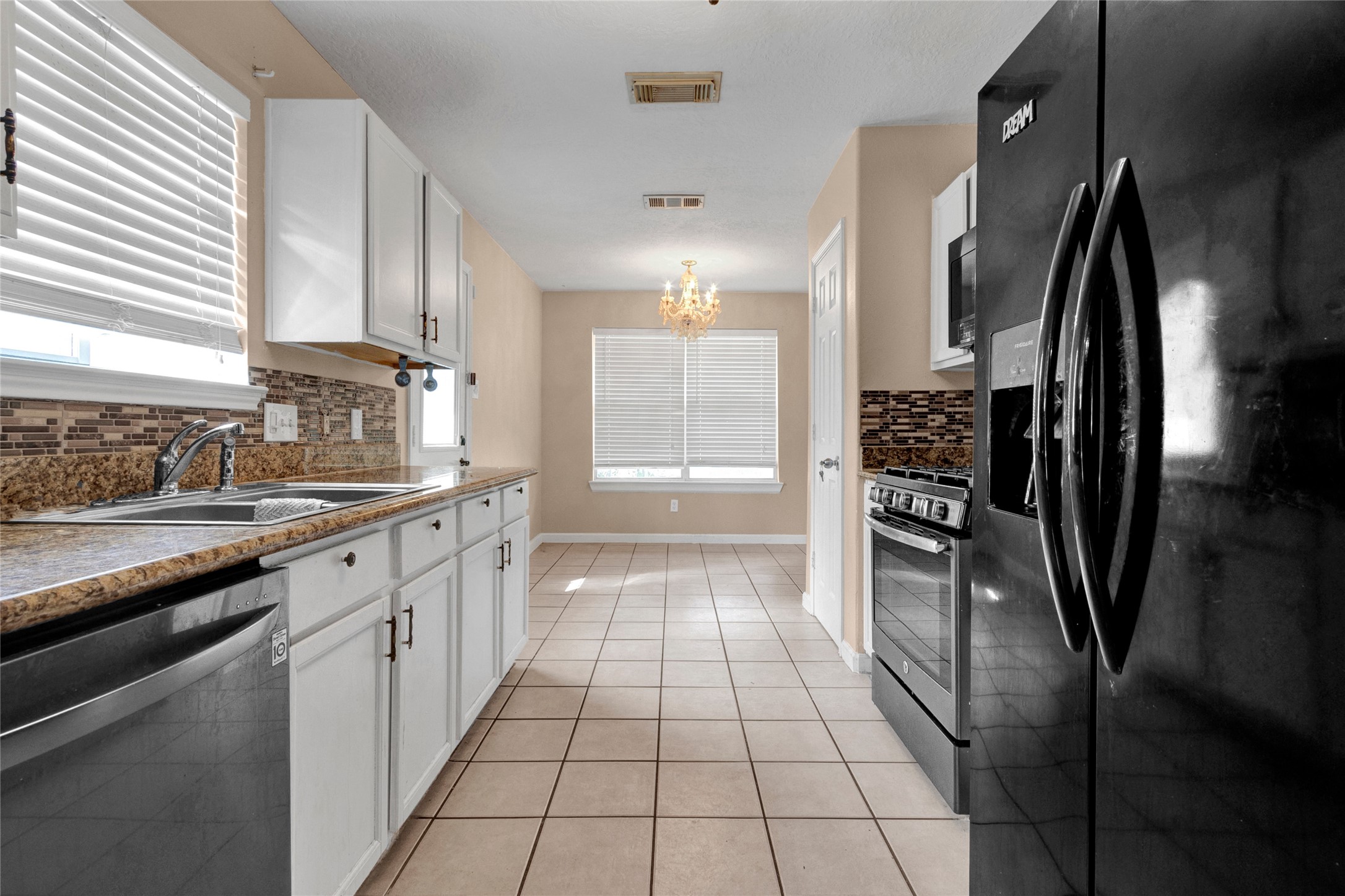 21818 Paril Creek Drive Property Photo 6