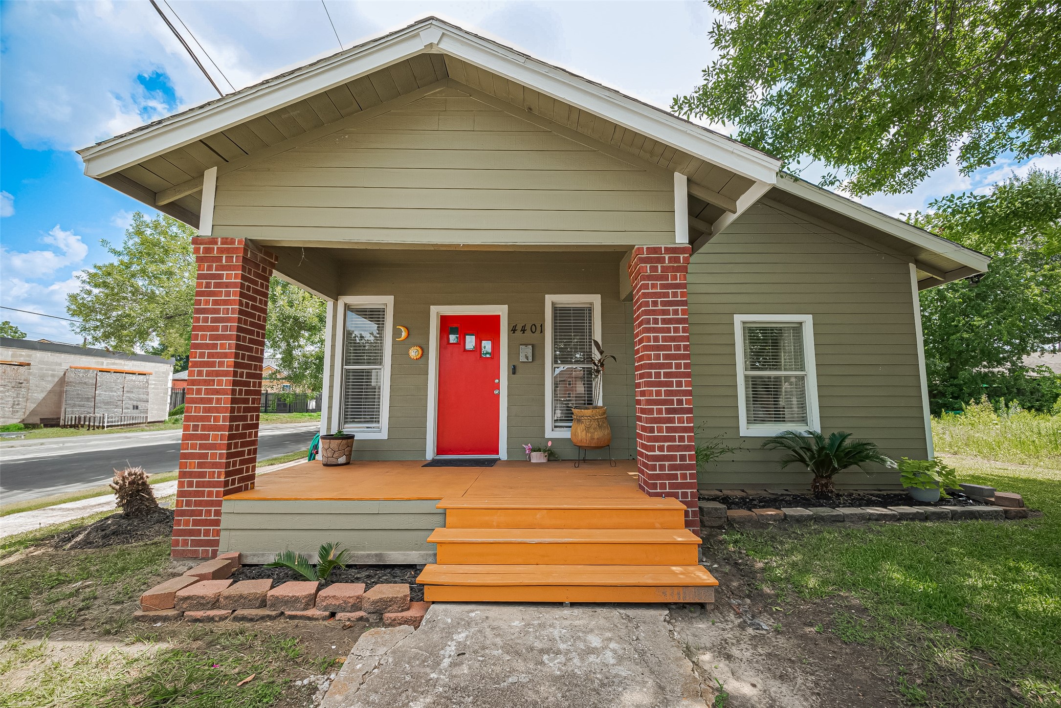 4401 Canal Street Property Photo 1