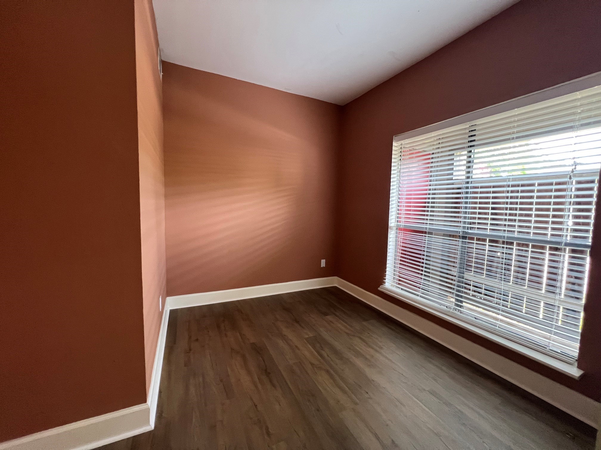 2025 Augusta Drive 807 Property Photo 6