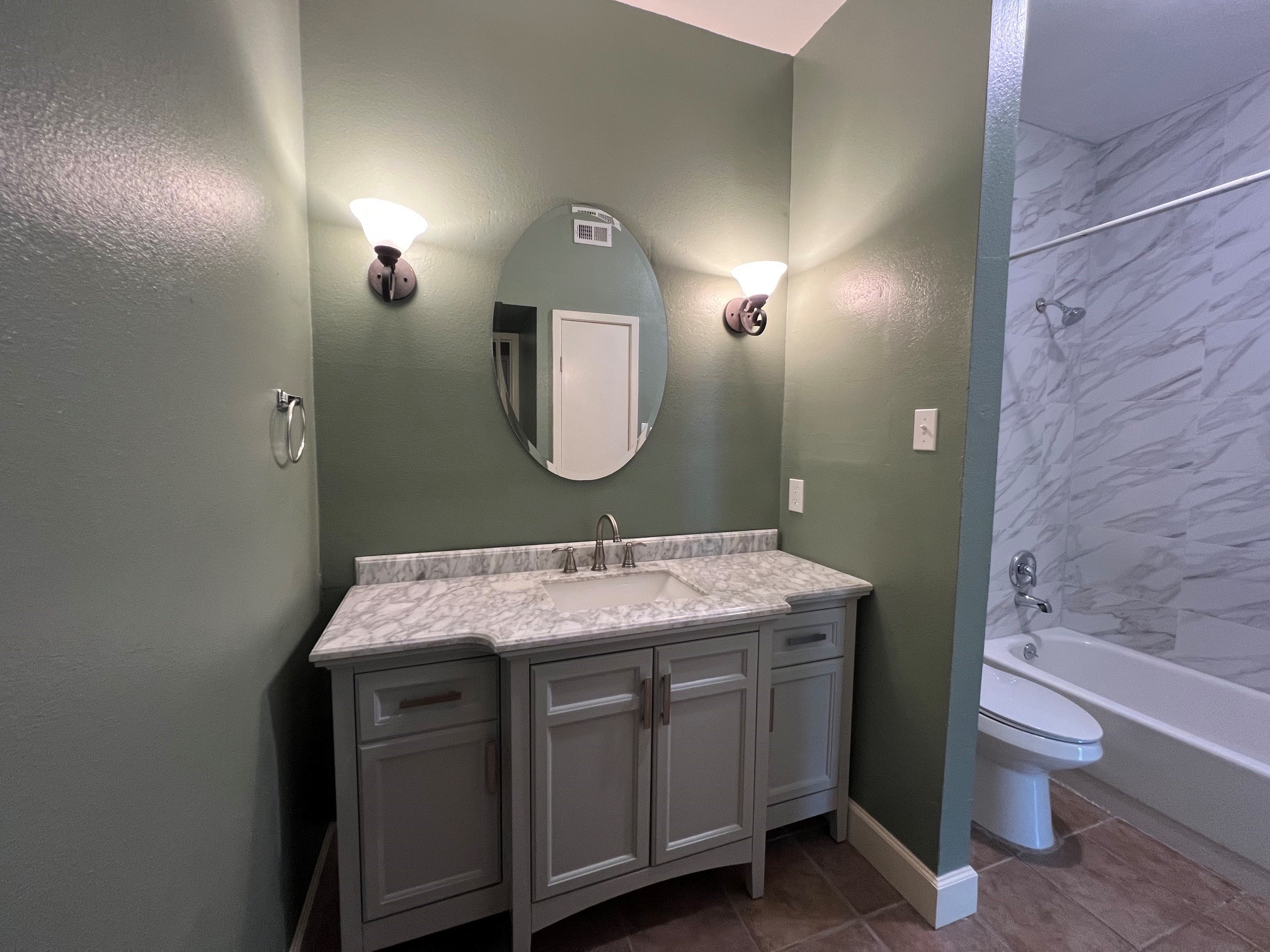 2025 Augusta Drive 807 Property Photo 14