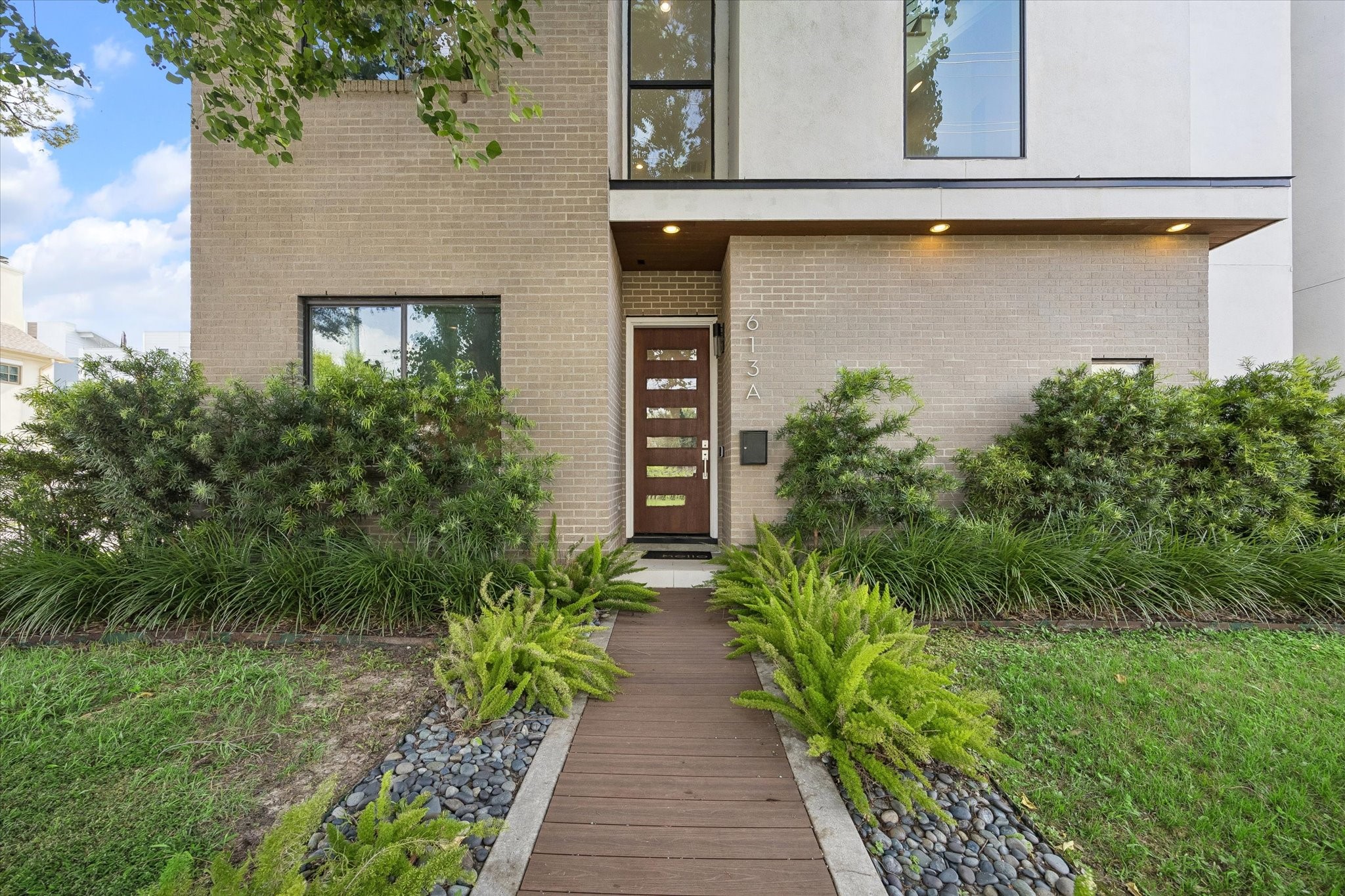 613 Jackson Hill Street A Property Photo 4