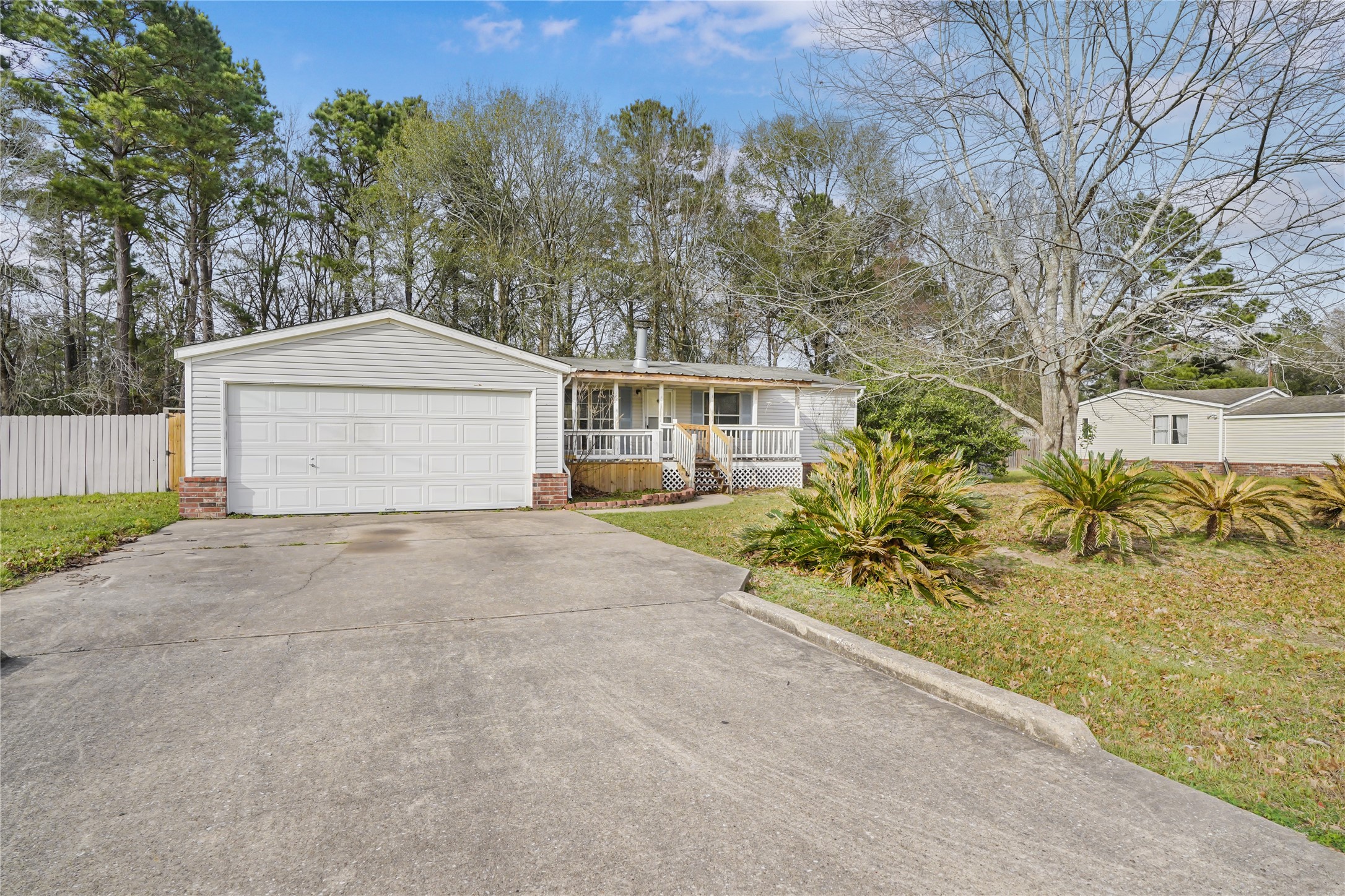 16461 Hill Country Drive Property Photo 1