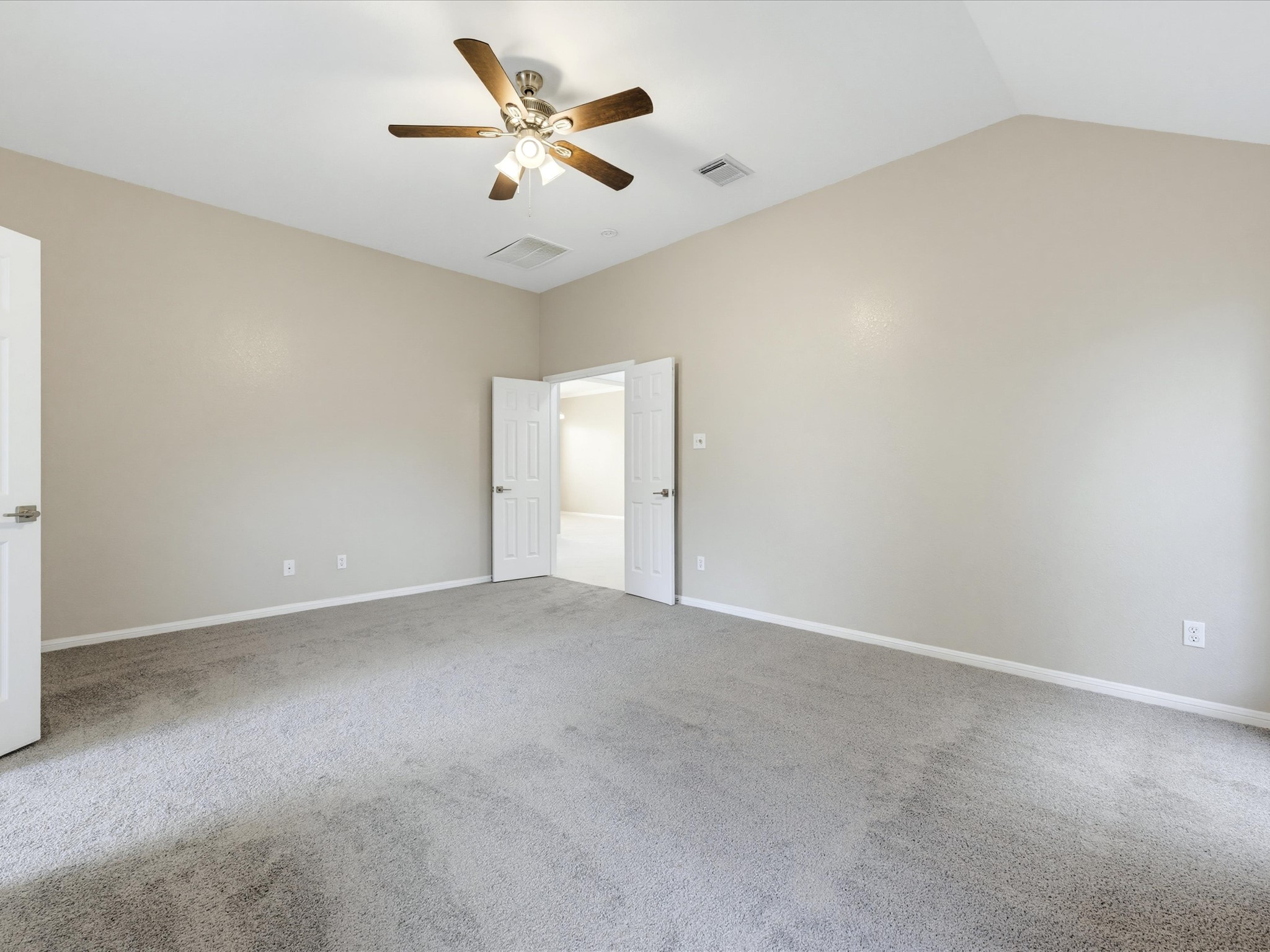 4619 Schiller Park Lane Property Photo 9