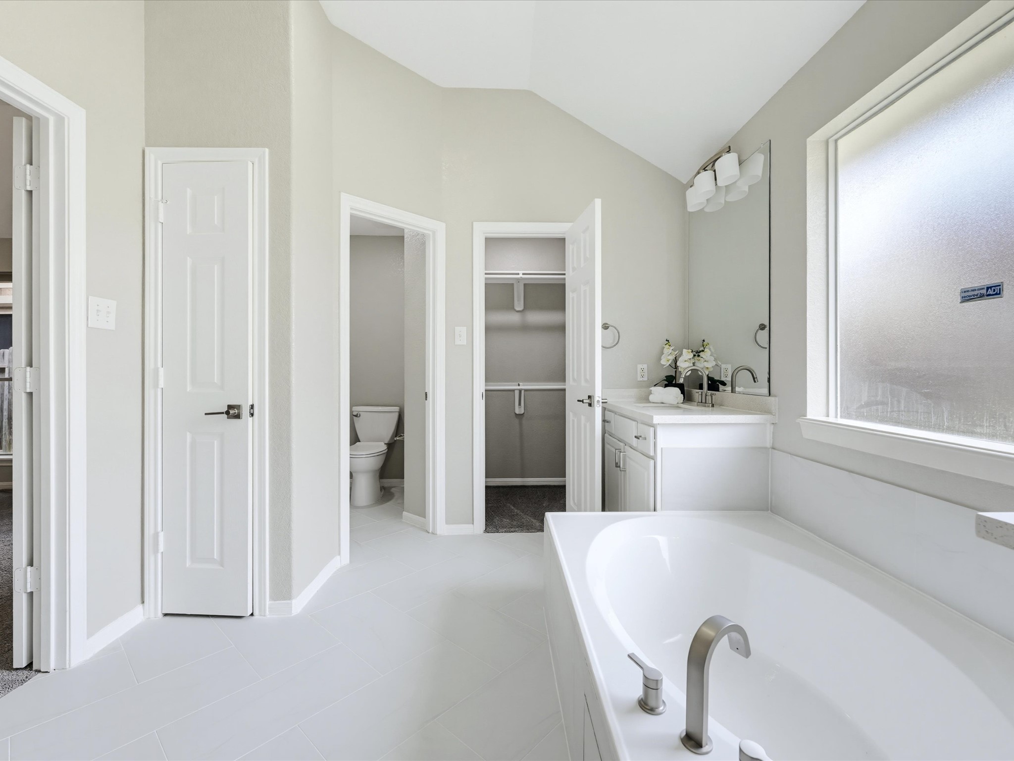 4619 Schiller Park Lane Property Photo 13
