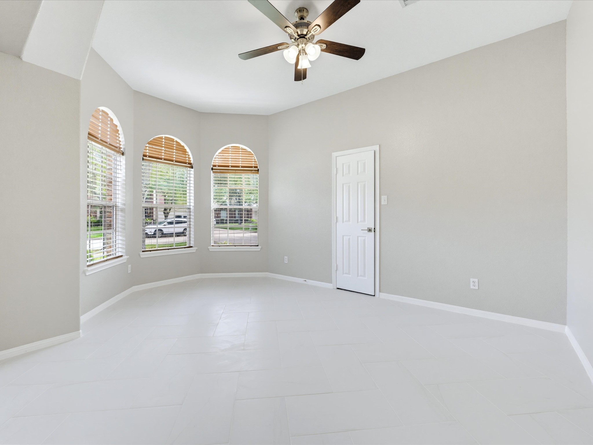 4619 Schiller Park Lane Property Photo 17