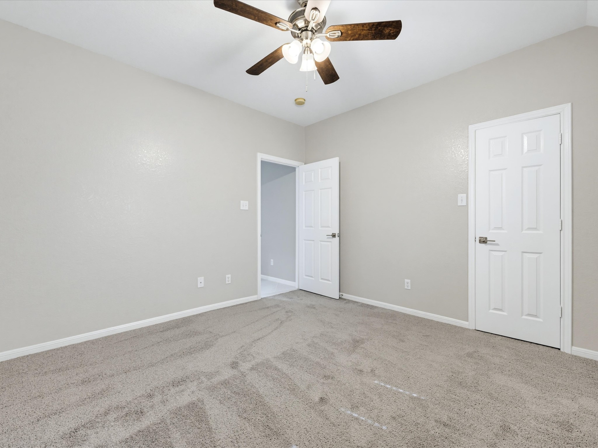 4619 Schiller Park Lane Property Photo 20