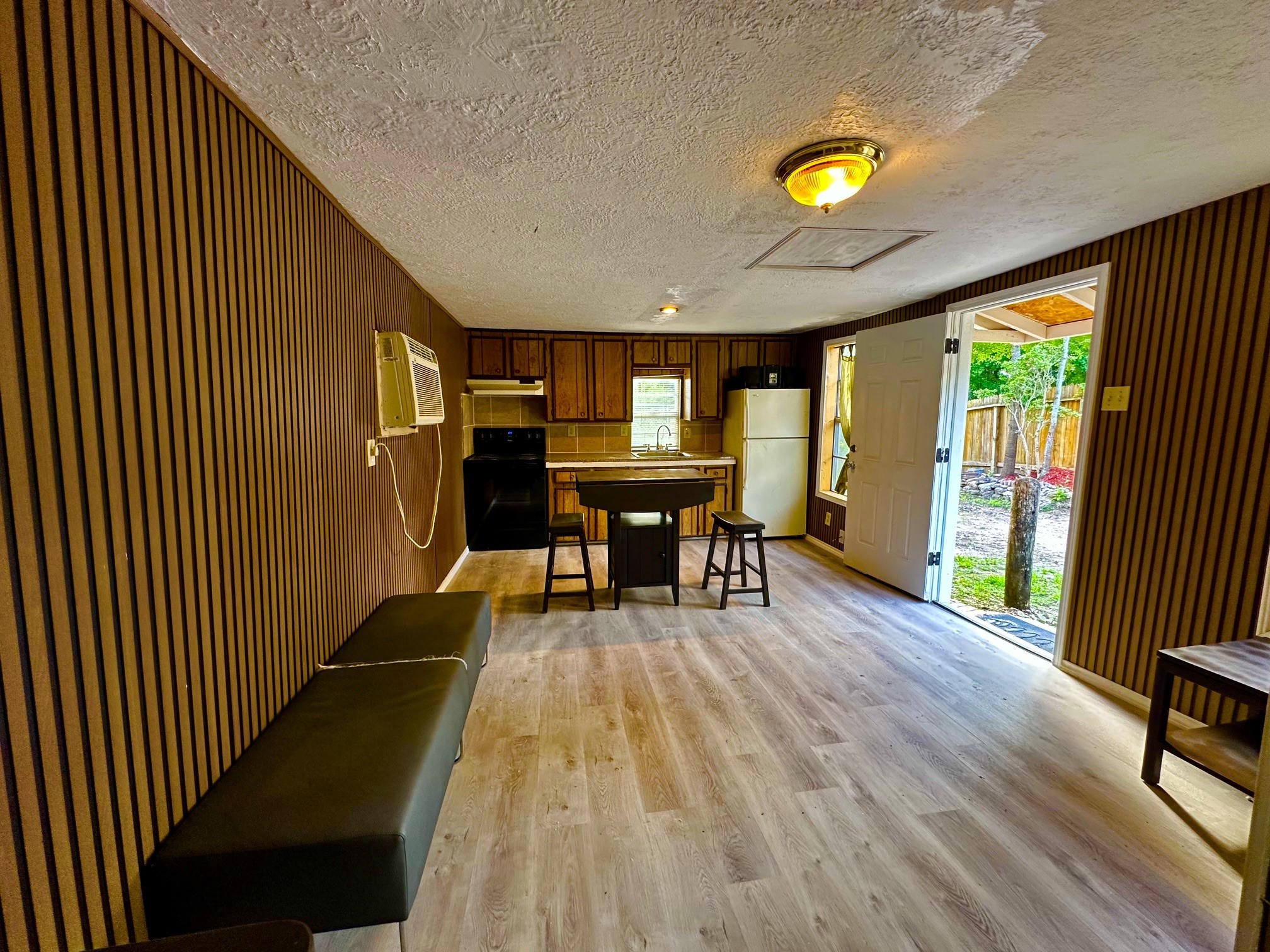 19422 Borders Drive Property Photo 2