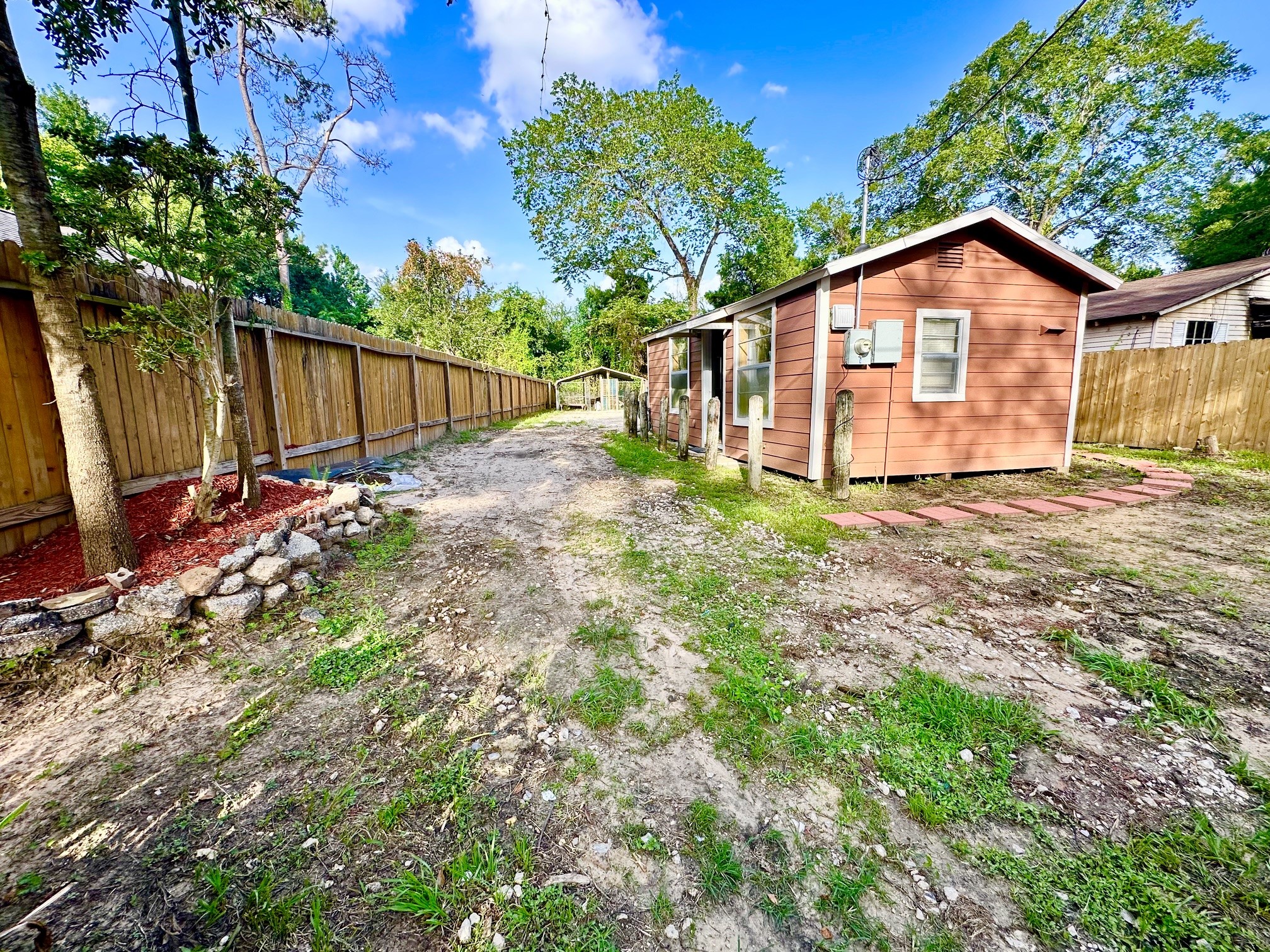 19422 Borders Drive Property Photo 5