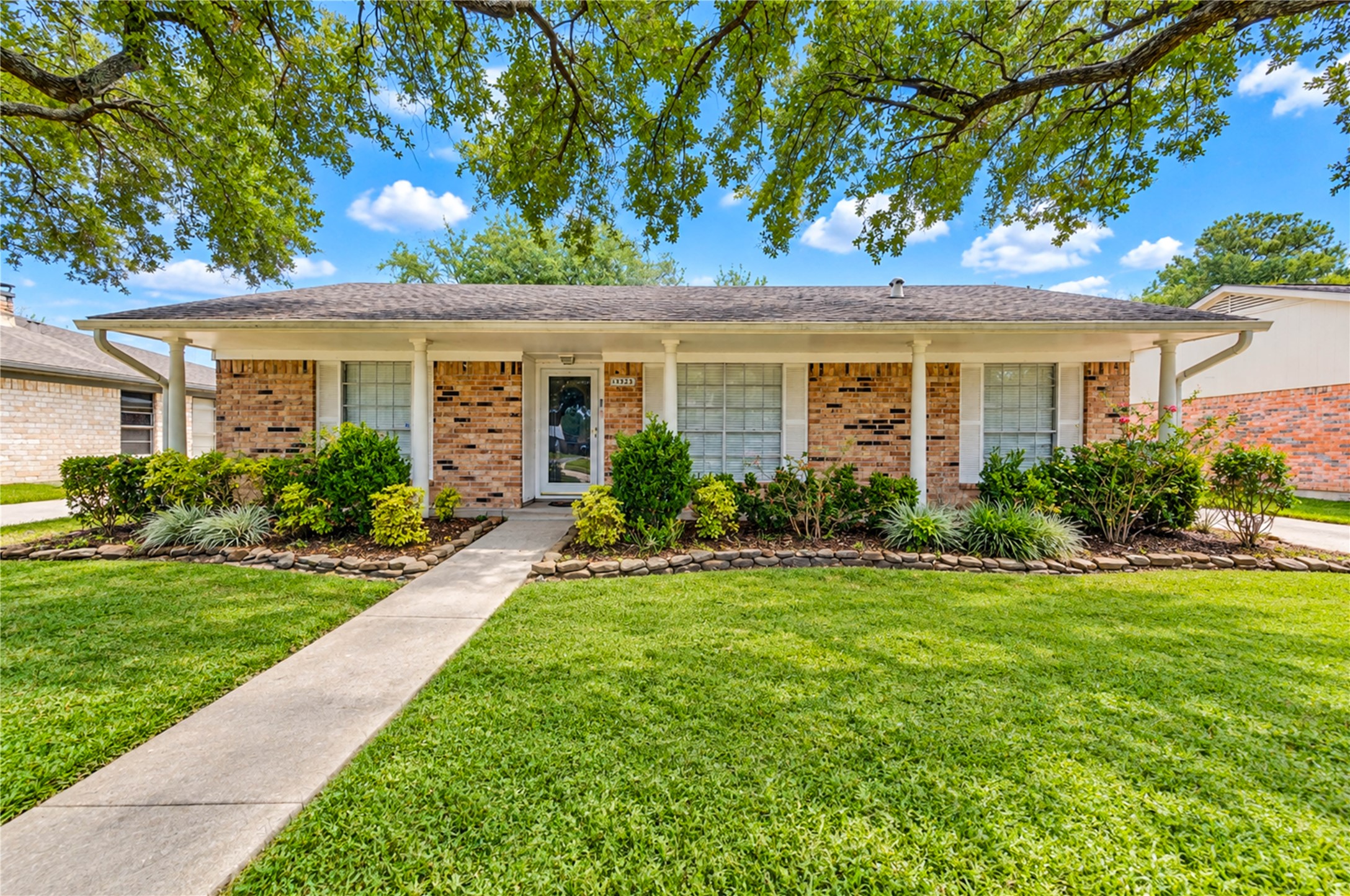 11323 Sagetrail Drive Property Photo 1