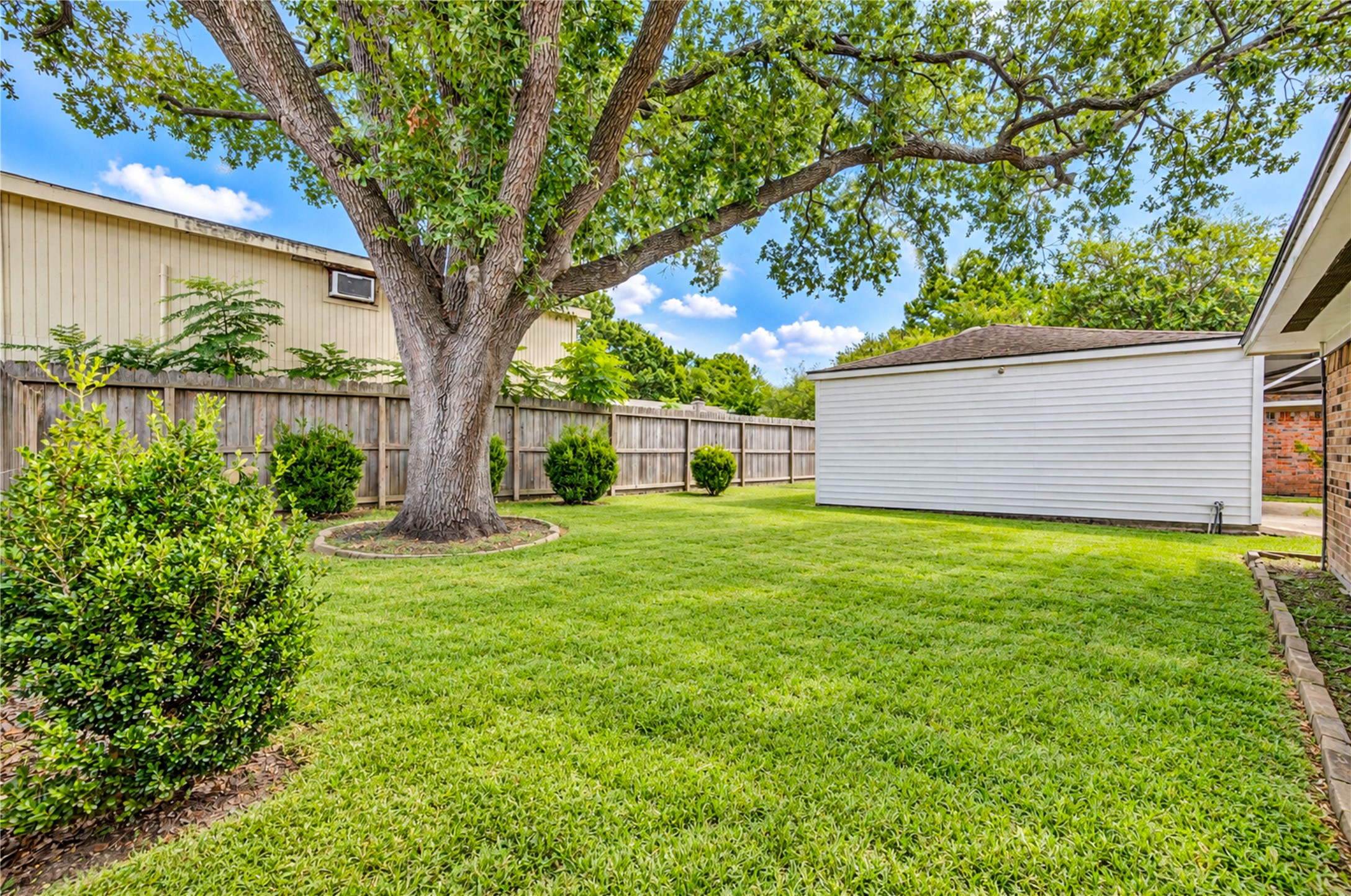 11323 Sagetrail Drive Property Photo 3