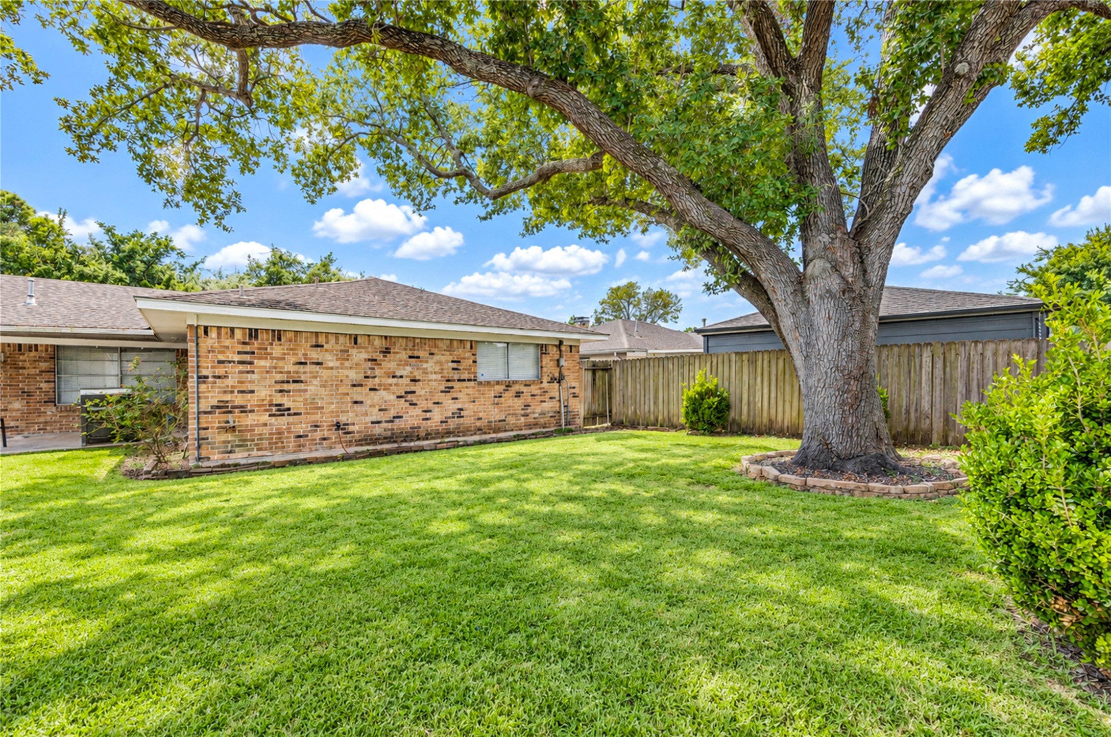11323 Sagetrail Drive Property Photo 4