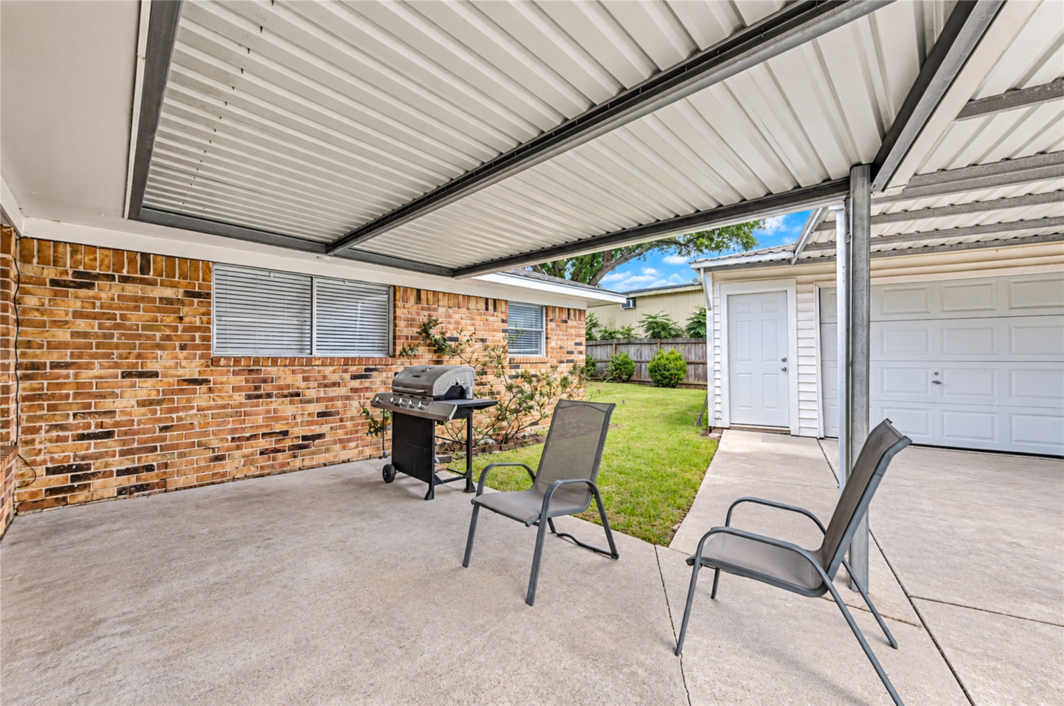 11323 Sagetrail Drive Property Photo 6