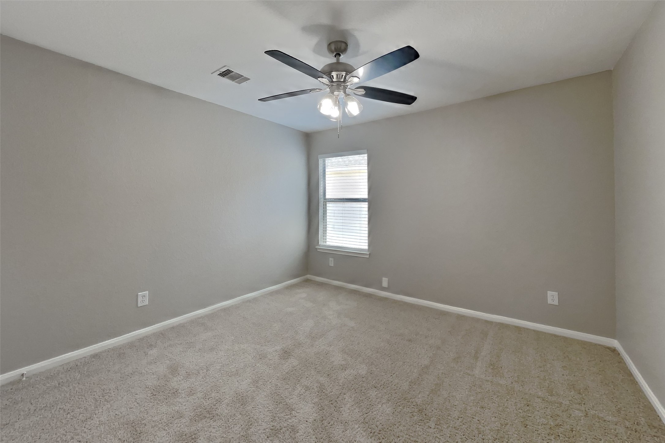 7718 Balsam Crossing Lane Property Photo 9