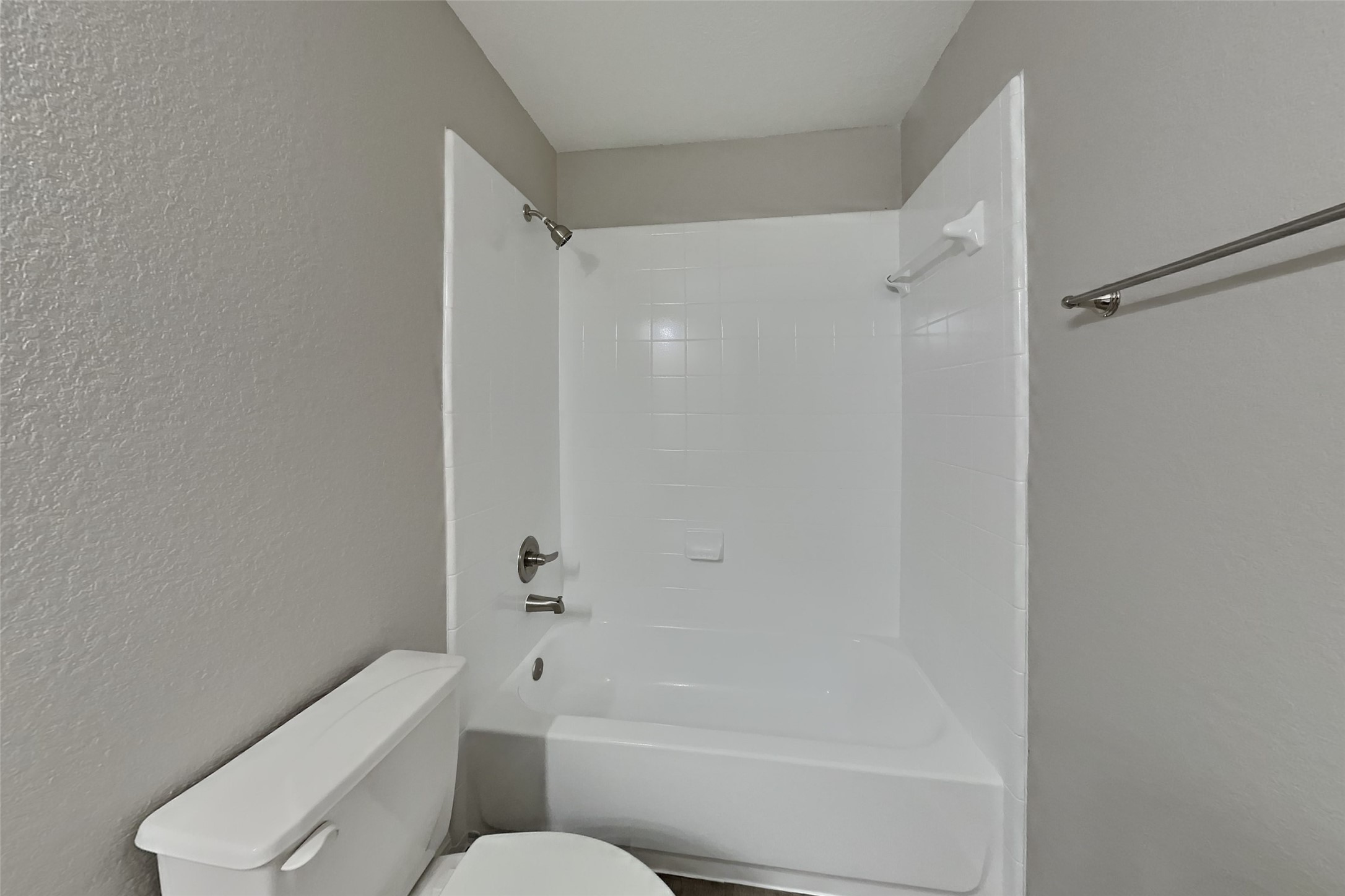 7718 Balsam Crossing Lane Property Photo 14