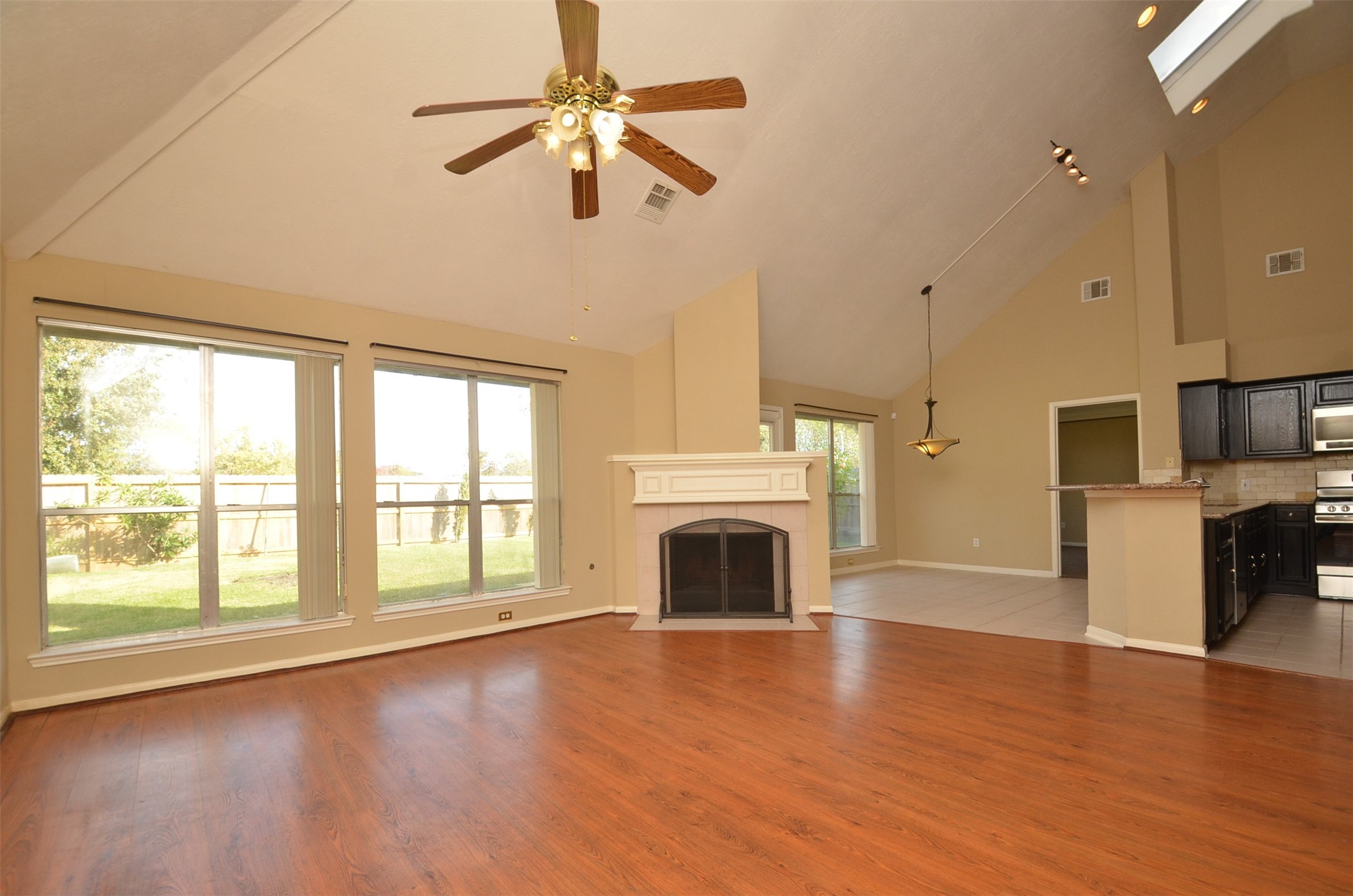 4823 Knights Branch Drive N Property Photo 14