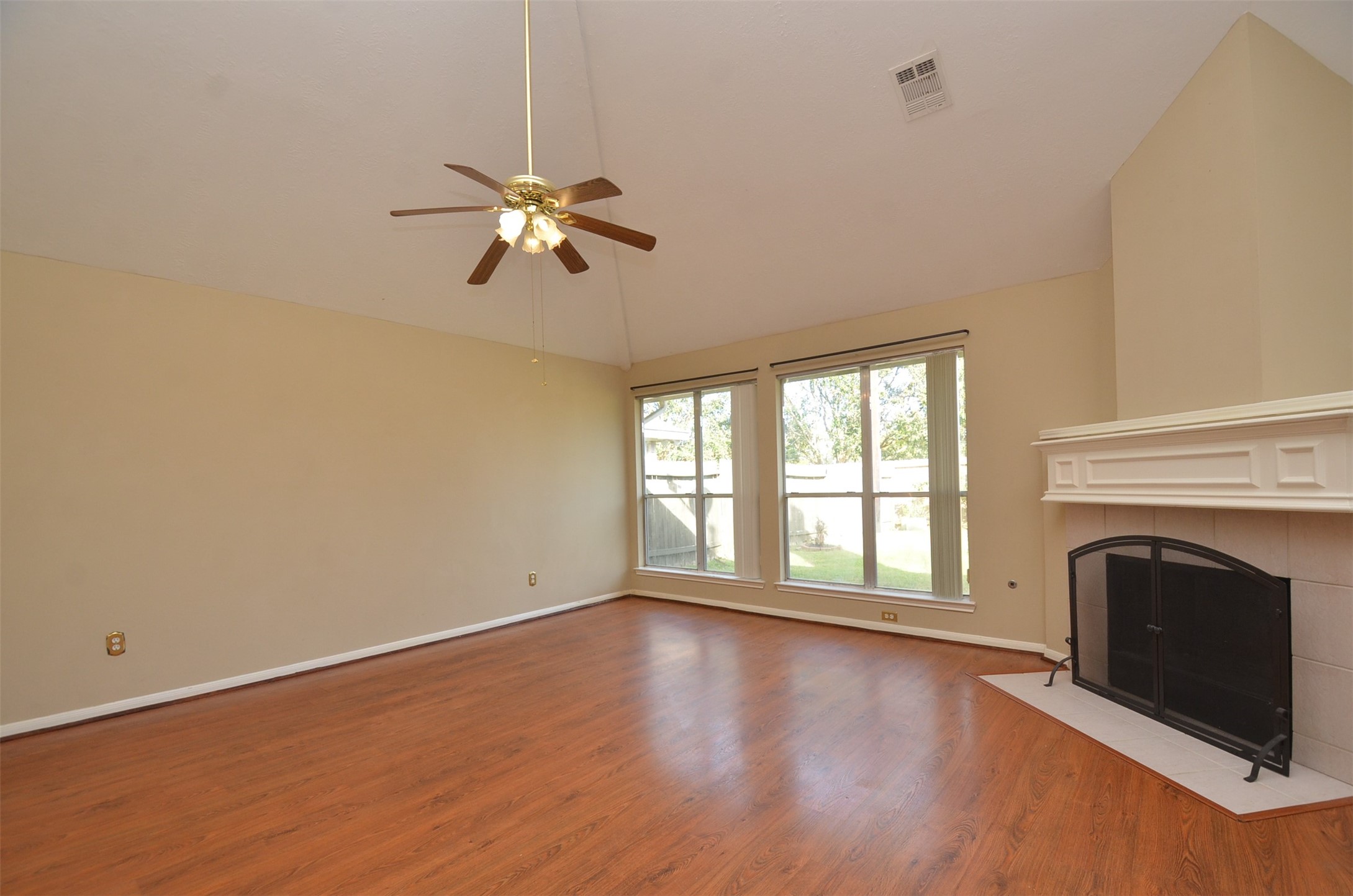 4823 Knights Branch Drive N Property Photo 15