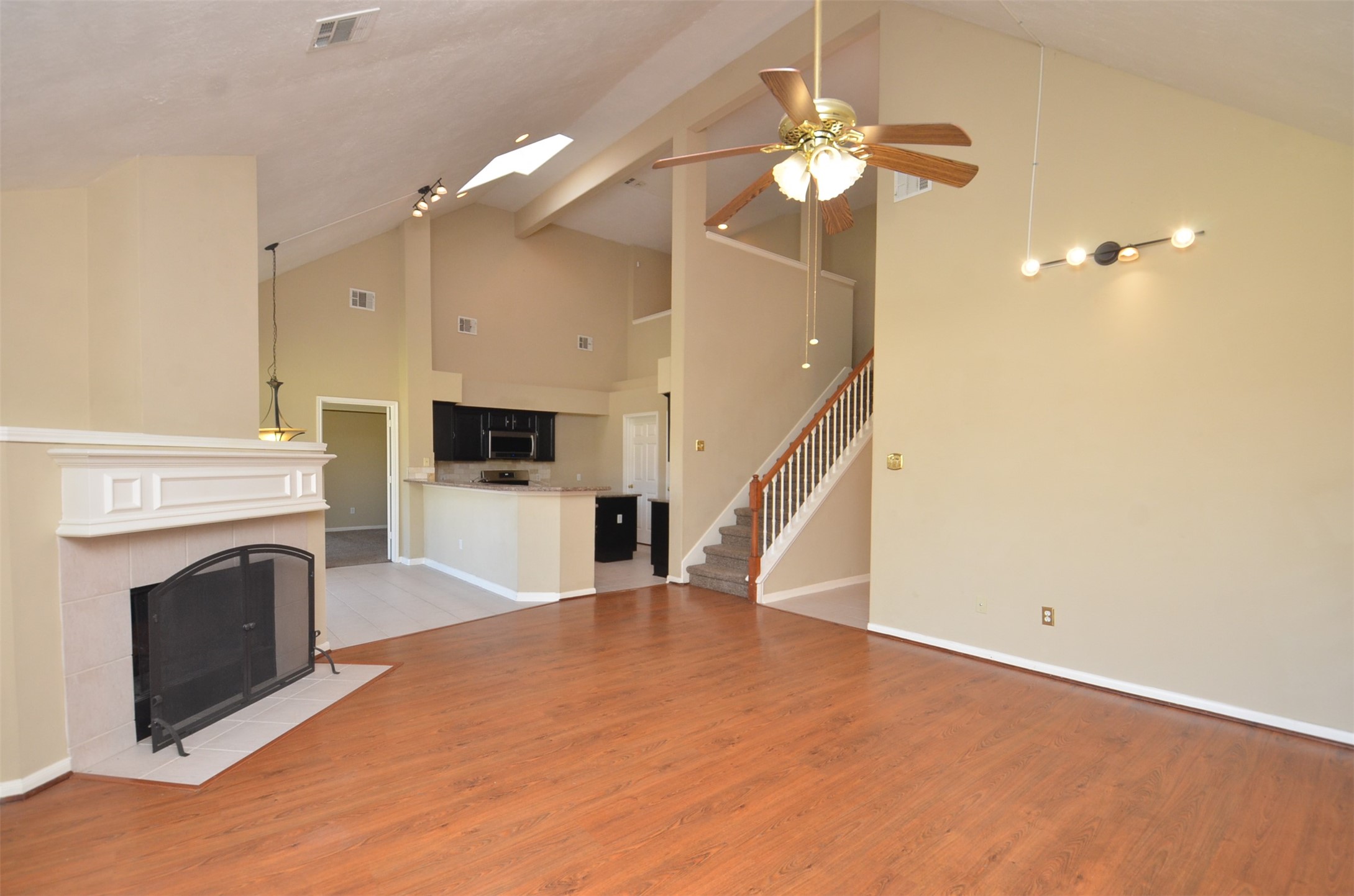 4823 Knights Branch Drive N Property Photo 16