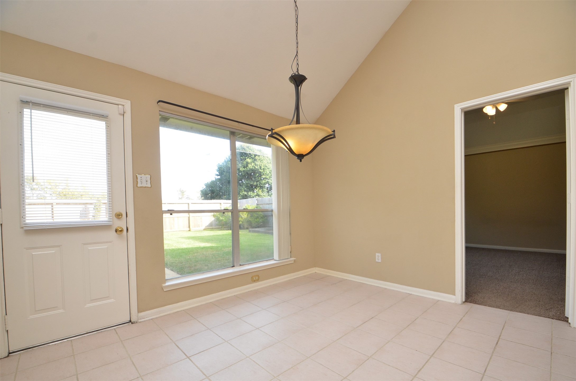 4823 Knights Branch Drive N Property Photo 19