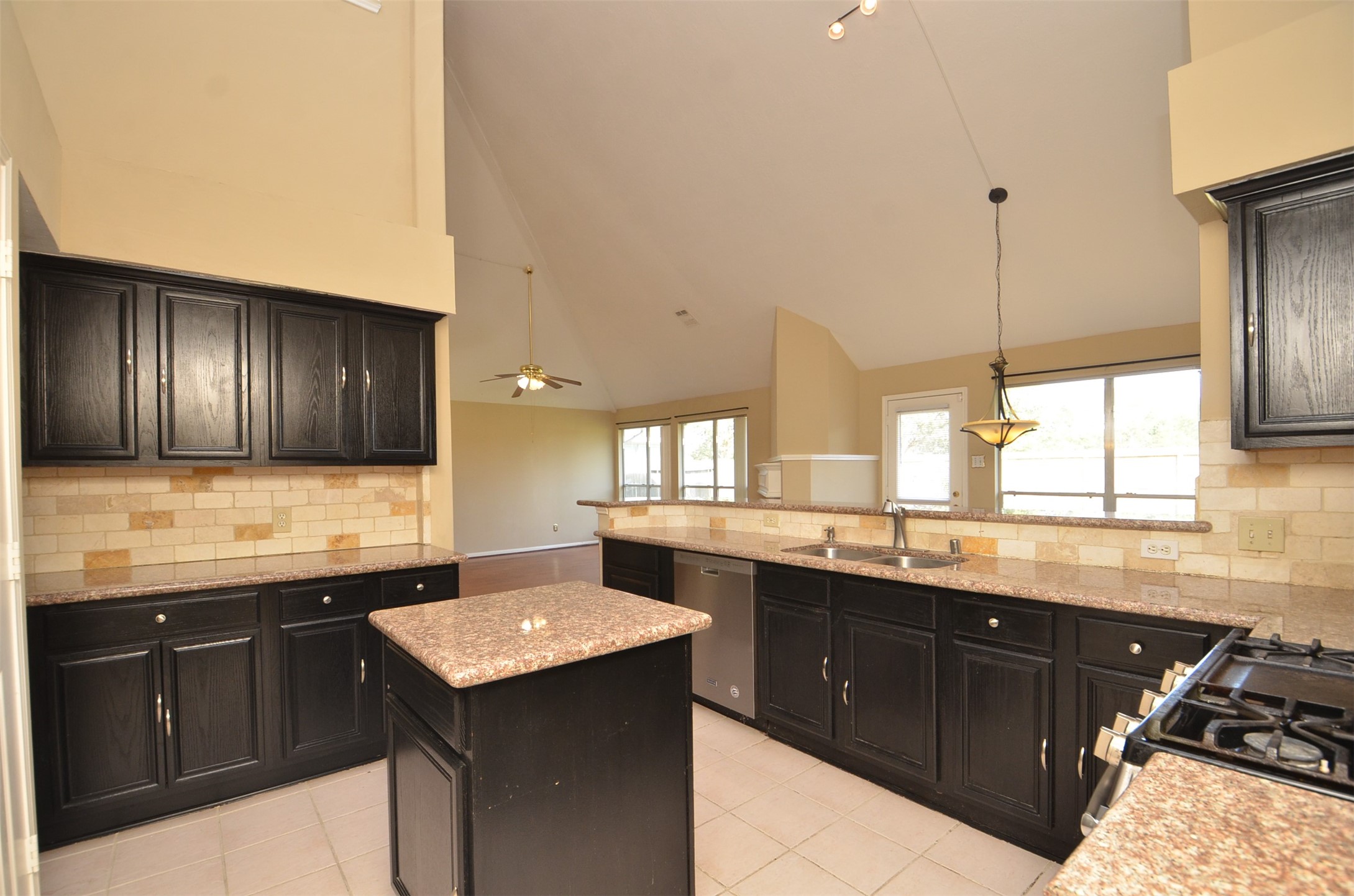 4823 Knights Branch Drive N Property Photo 21