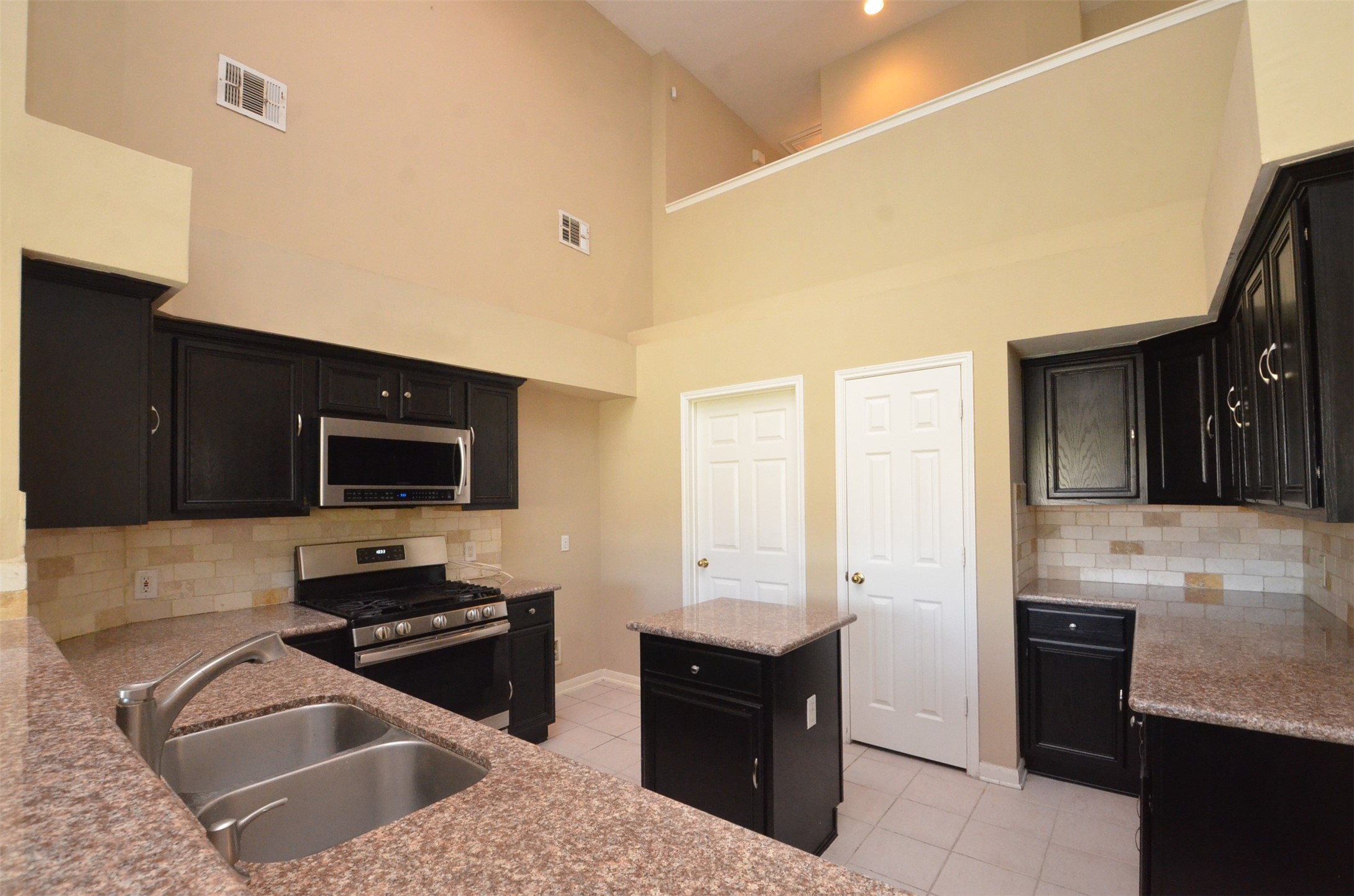 4823 Knights Branch Drive N Property Photo 25