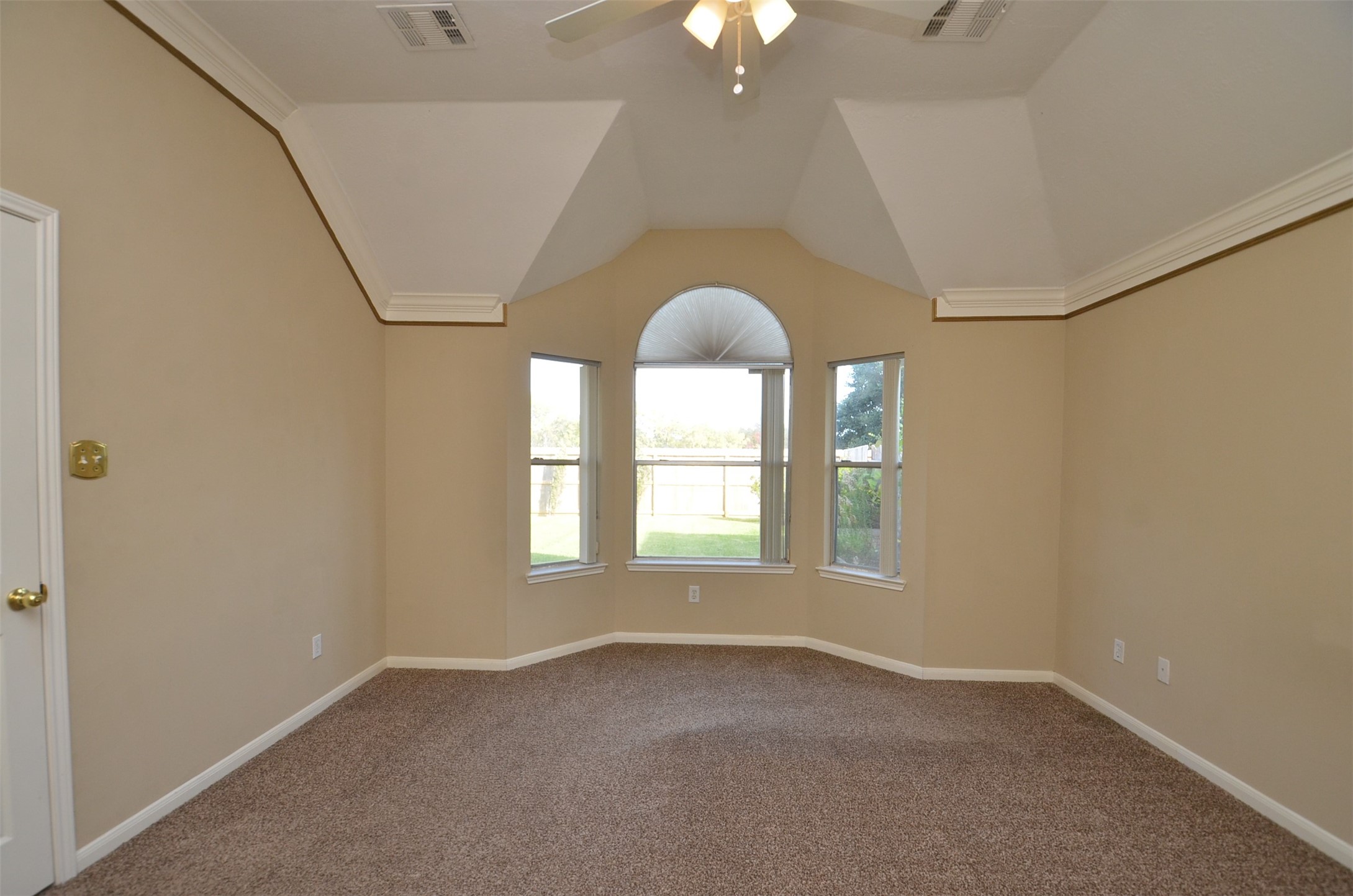 4823 Knights Branch Drive N Property Photo 32